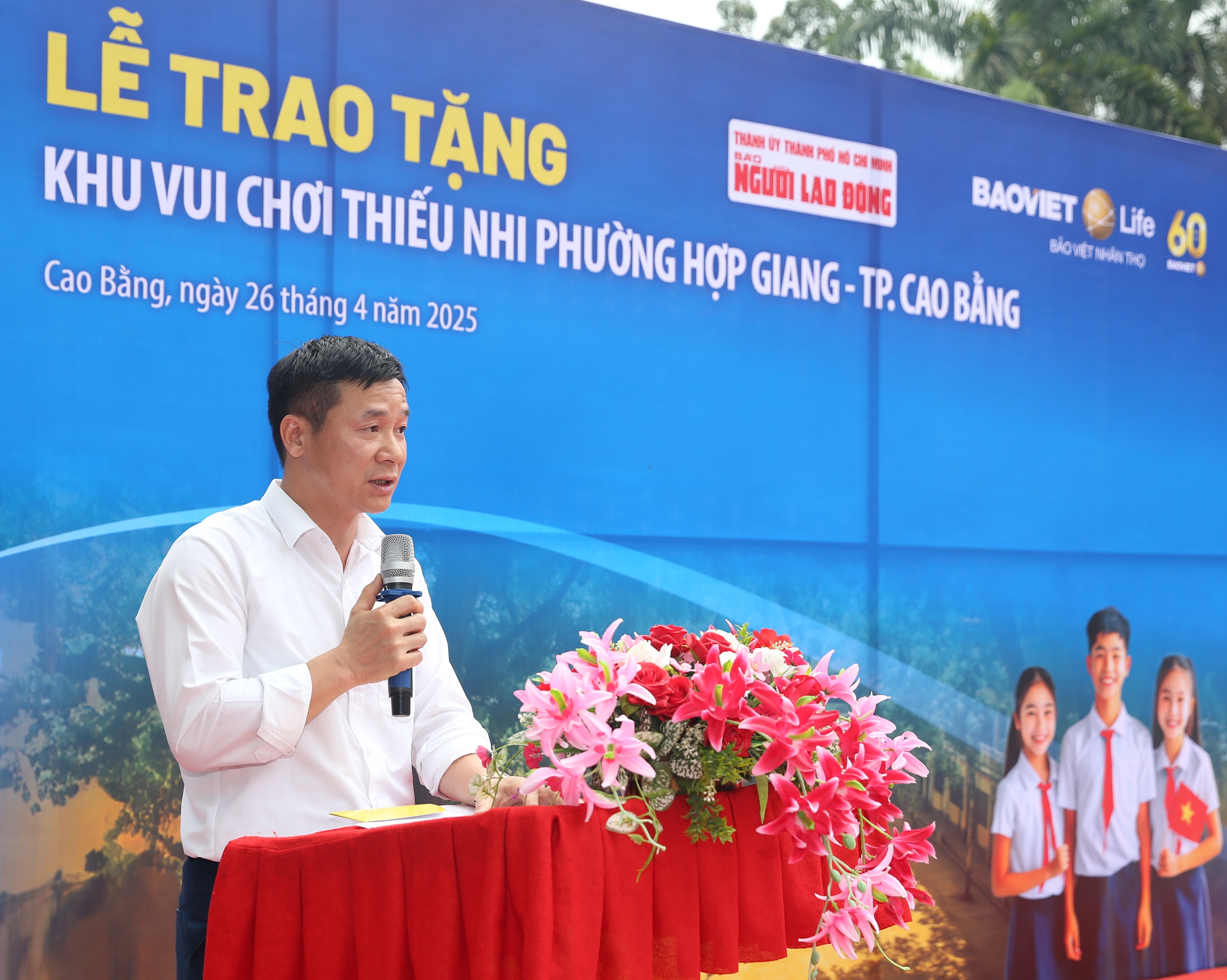 Trao tặng khu vui chơi thiếu nhi tại Cao Bằng- Ảnh 3.