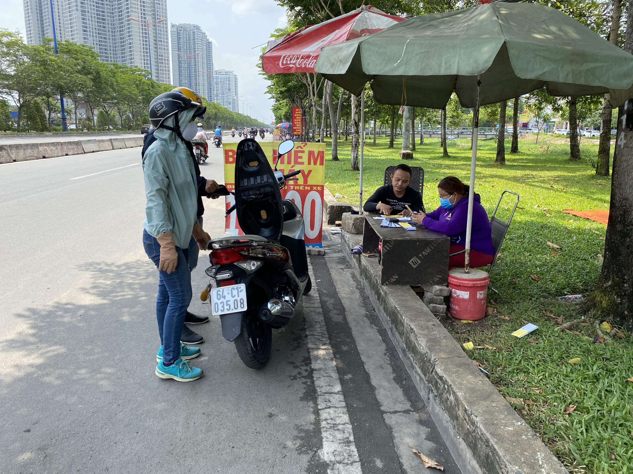 Ăn chặn bảo hiểm xe cơ giới chỉ l&agrave; c&aacute; biệt - Ảnh 1.