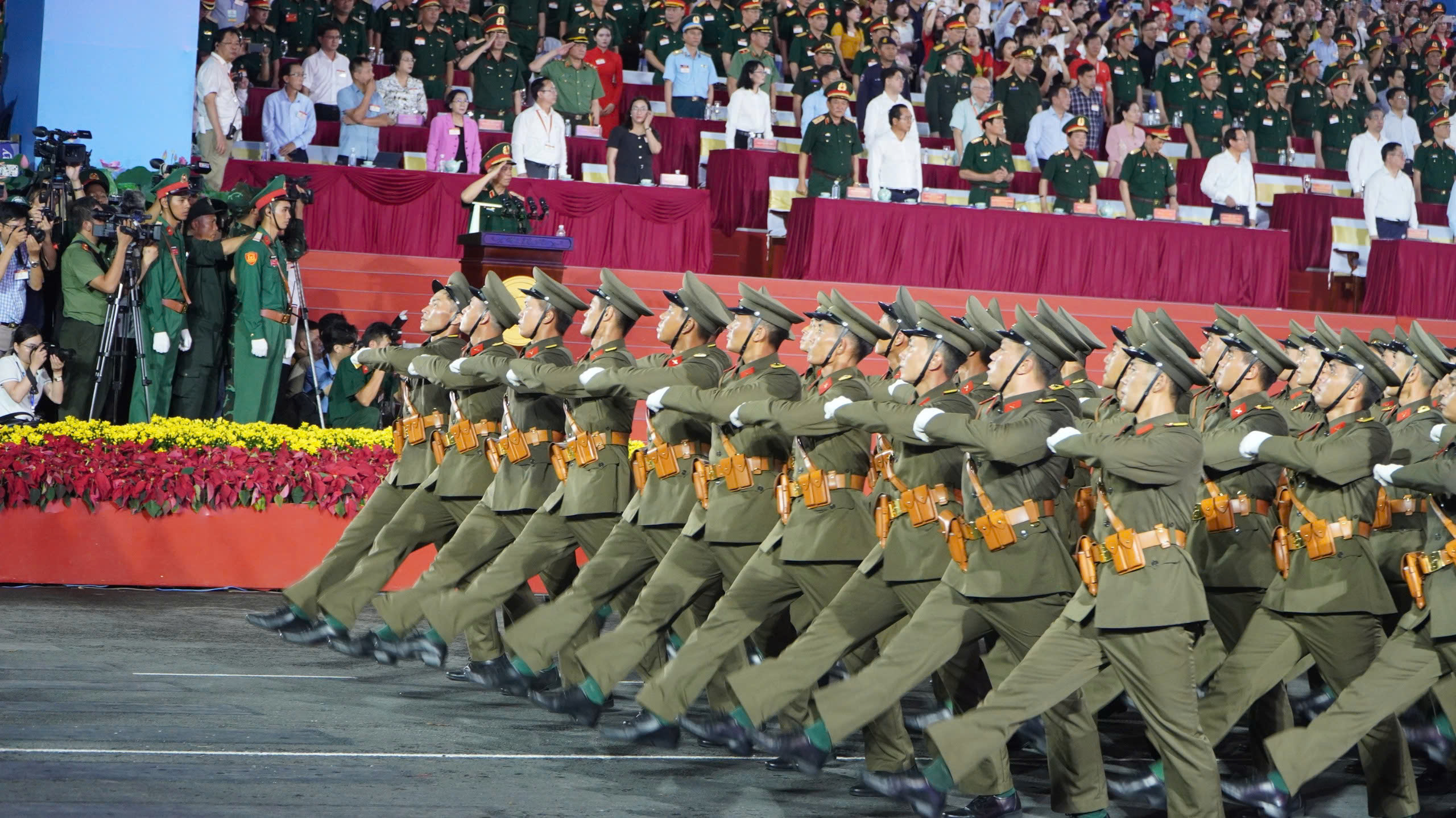 S&aacute;ng nay (27-4), tổng duyệt diễu binh, diễu h&agrave;nh; nhiều tuyến đường cấm xe từ 3 giờ- Ảnh 3.
