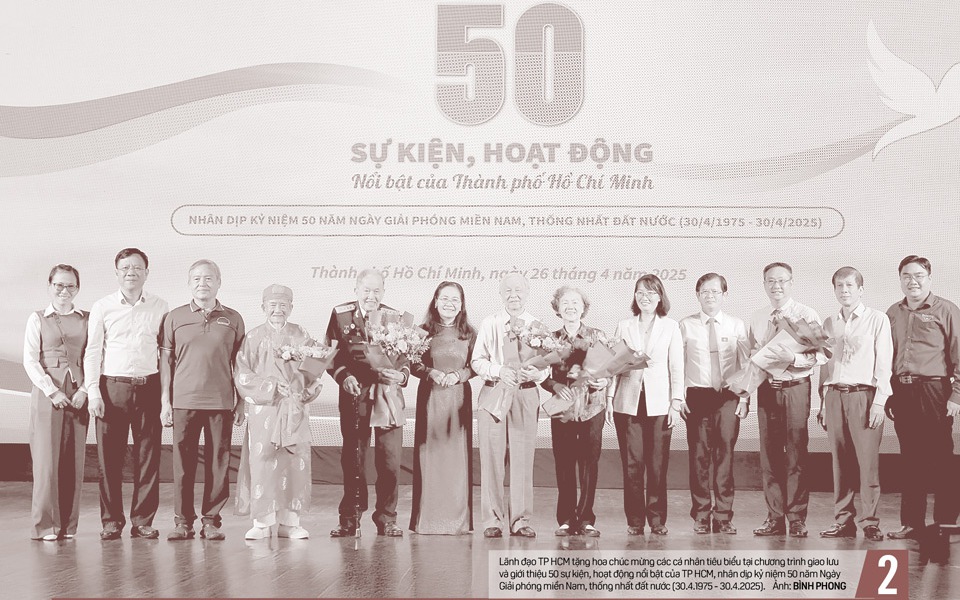 Báo in ngày 27-4: TP HCM và 50 dấu mốc chói lọi
