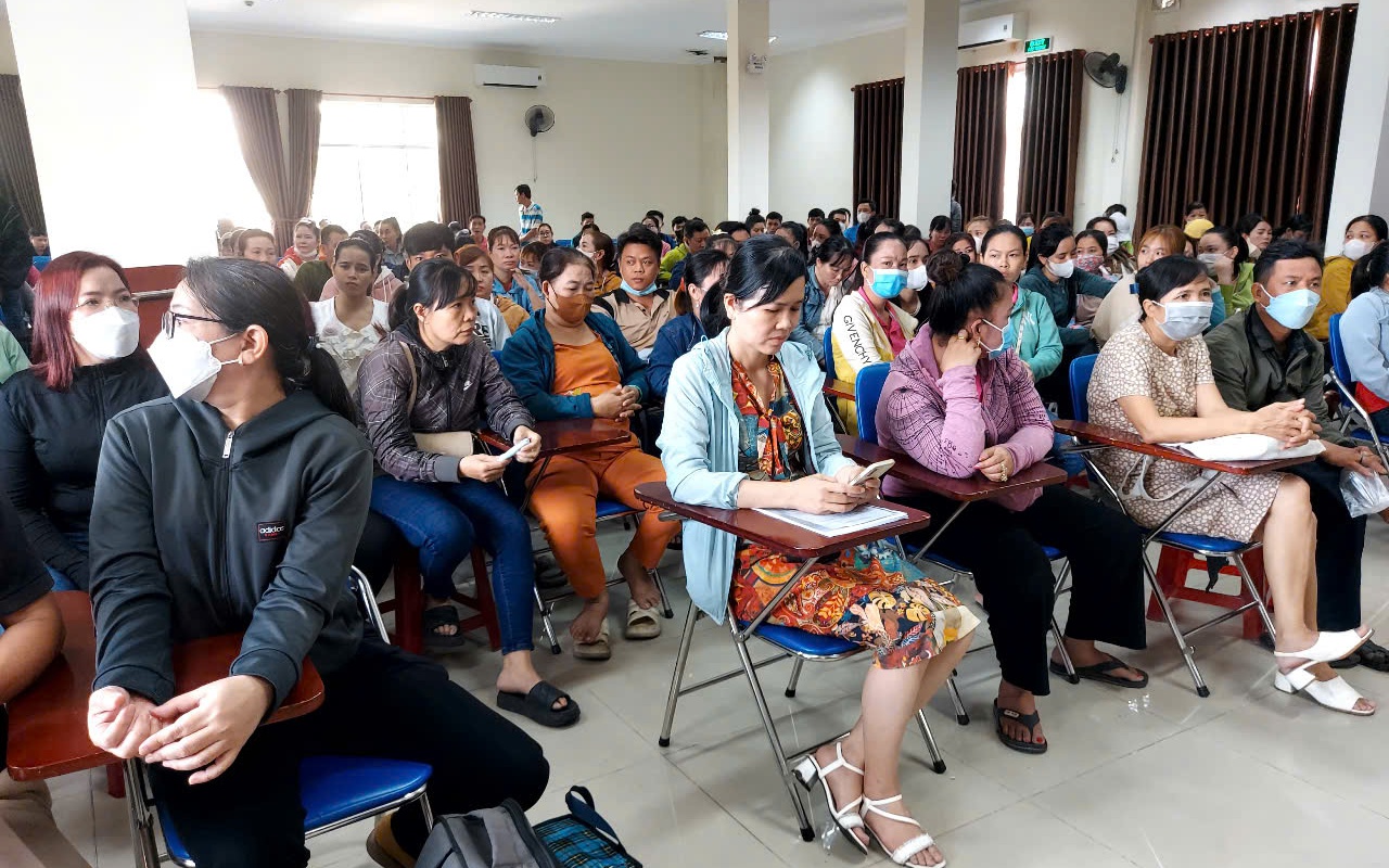 Đề xuất giãn thời gian nộp hồ sơ hưởng trợ cấp thấp nghiệp