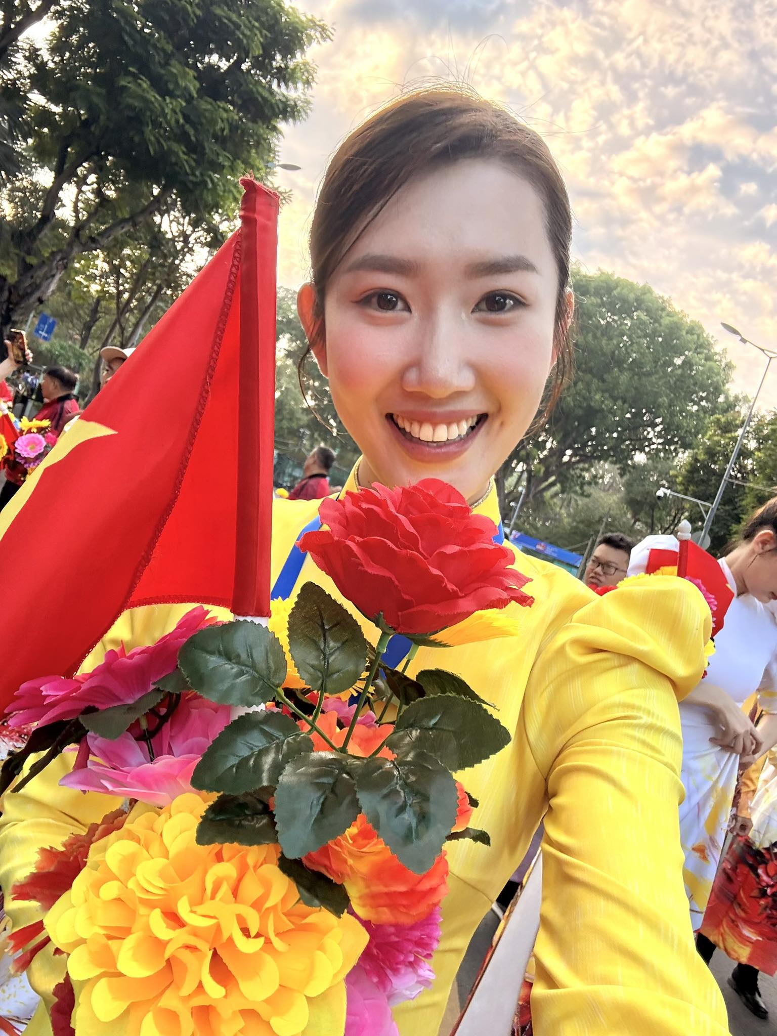 Th&uacute;y Ng&acirc;n, Ninh Dương Lan Ngọc&hellip; rạng rỡ khoe ảnh tổng duyệt - Ảnh 7.