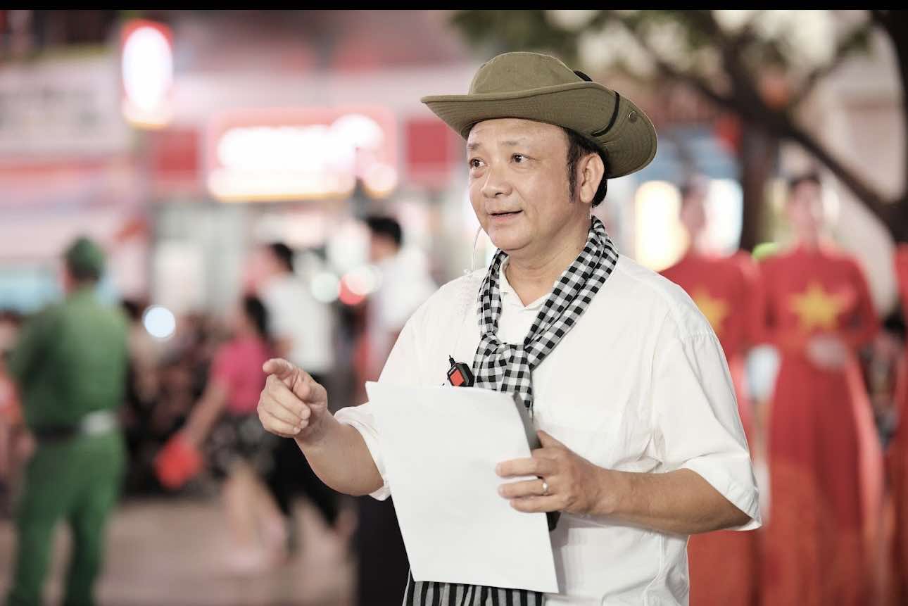 Tổng đạo diễn Nguyễn Tấn Kiệt - Dấu ấn chuỗi hoạt động nghệ thuật "Sắc màu Thành phố Bác"- Ảnh 4.