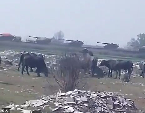 Căng thẳng leo thang, Pakistan điều pháo binh đến biên giới Ấn Độ- Ảnh 1.