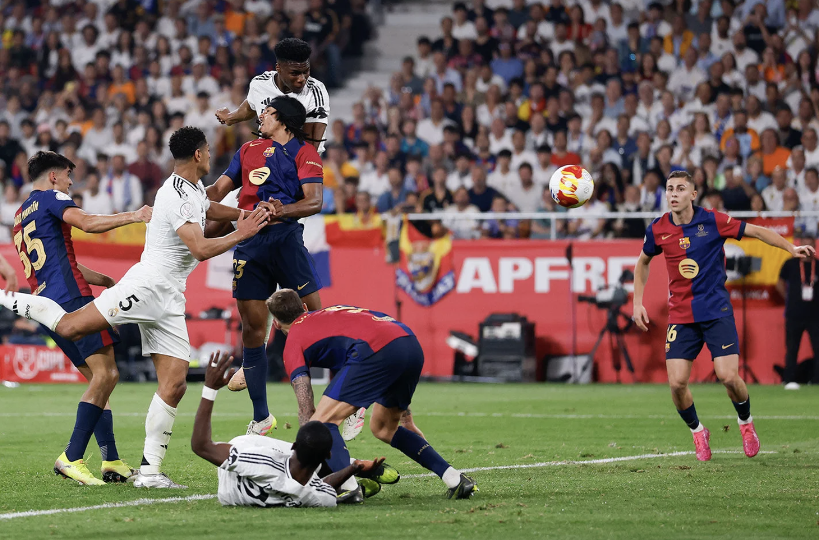 Barcelona đoạt C&uacute;p Nh&agrave; vua: Chiến thắng của b&oacute;ng đ&aacute; v&agrave; sự xấu x&iacute; của Real Madrid - Ảnh 4.