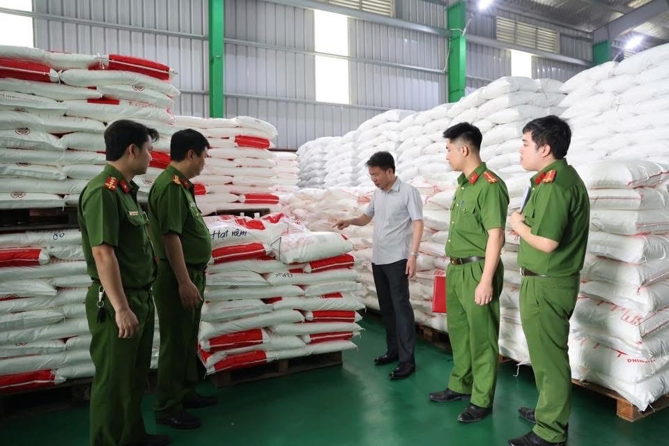 Thu hồi bột ngọt giả- Ảnh 2.
