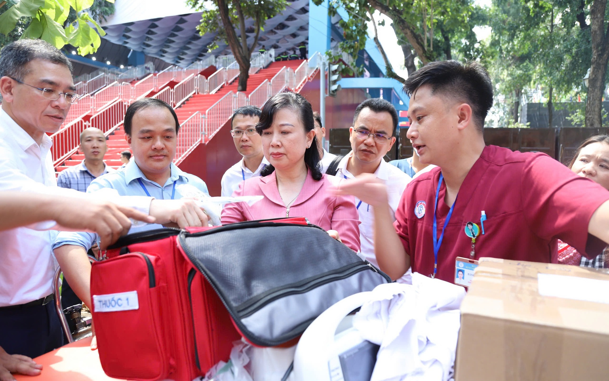 64 xe cứu thương và 20 xe máy cấp cứu sẵn sàng phục vụ lễ 30-4 - Ảnh 2.