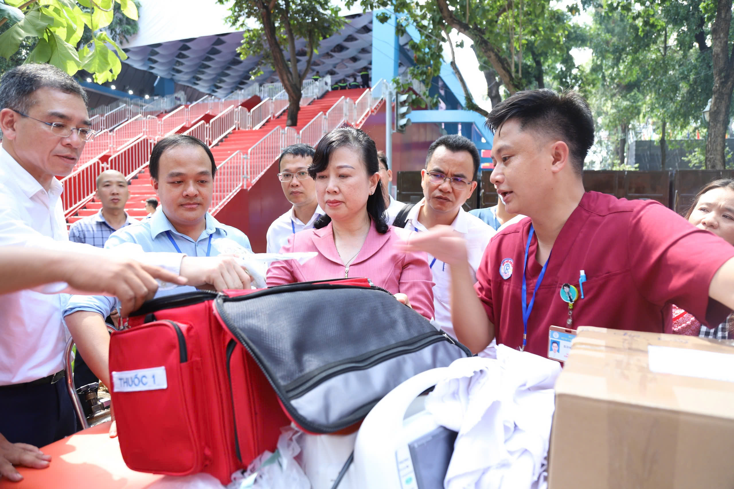 Bộ trưởng Bộ Y tế Đ&agrave;o Hồng Lan: Bảo đảm an to&agrave;n cao nhất cho người d&acirc;n trong lễ diễu binh, diễu h&agrave;nh- Ảnh 2.