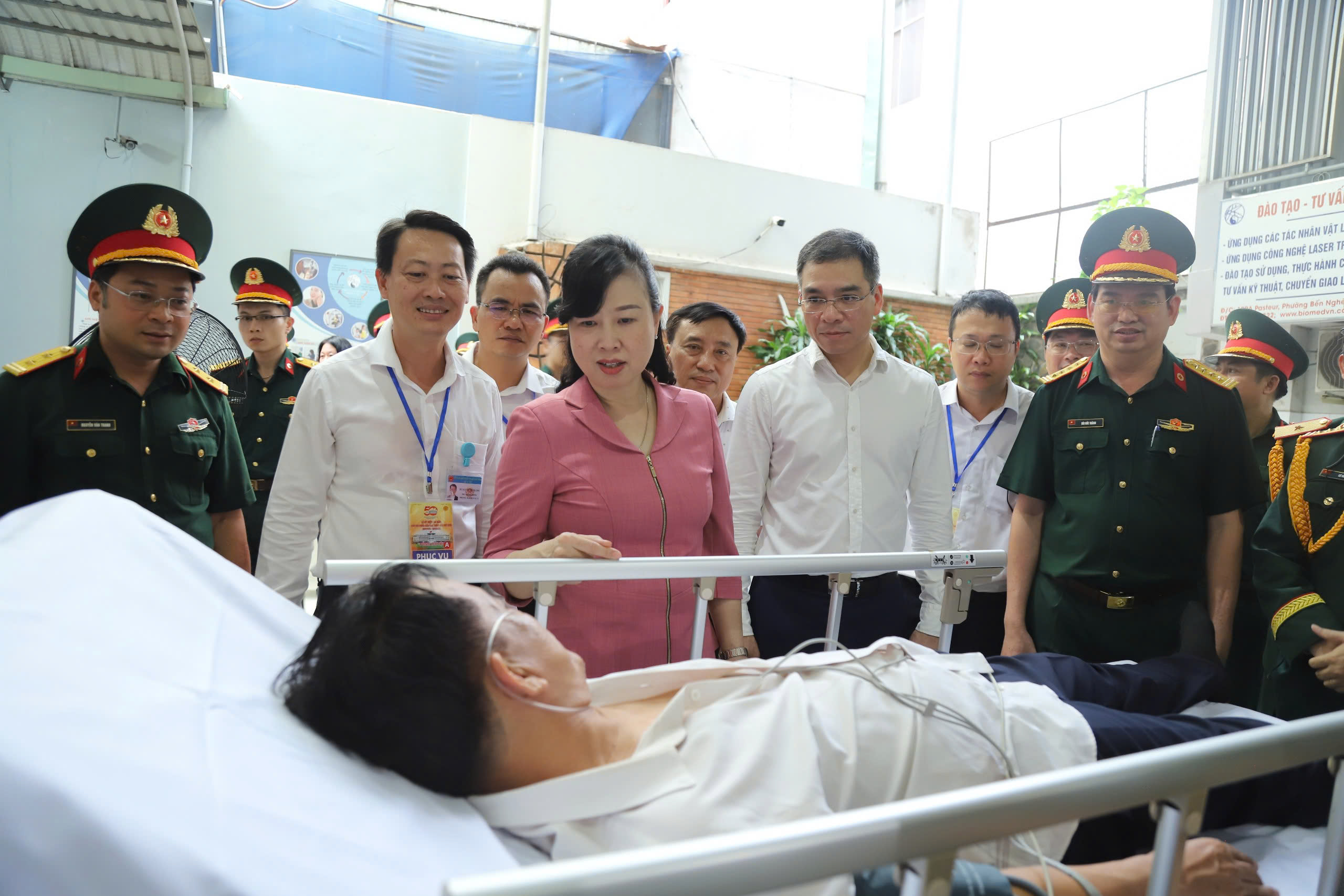 Bộ trưởng Bộ Y tế Đ&agrave;o Hồng Lan: Bảo đảm an to&agrave;n cao nhất cho người d&acirc;n trong lễ diễu binh, diễu h&agrave;nh- Ảnh 3.