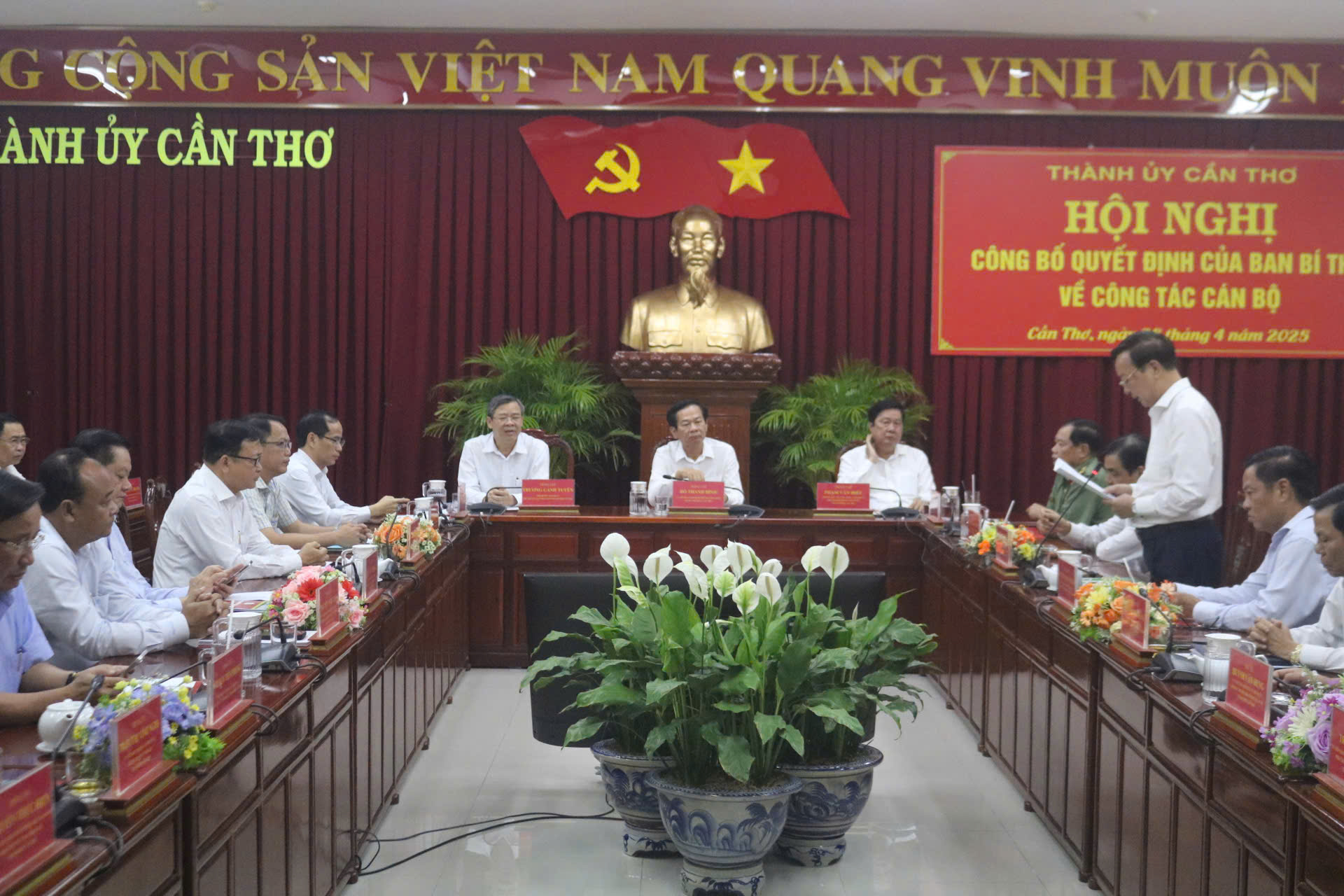 Ph&aacute;t biểu x&uacute;c động của Chủ tịch HĐND TP Cần Thơ khi nhận quyết định nghỉ hưu- Ảnh 4.