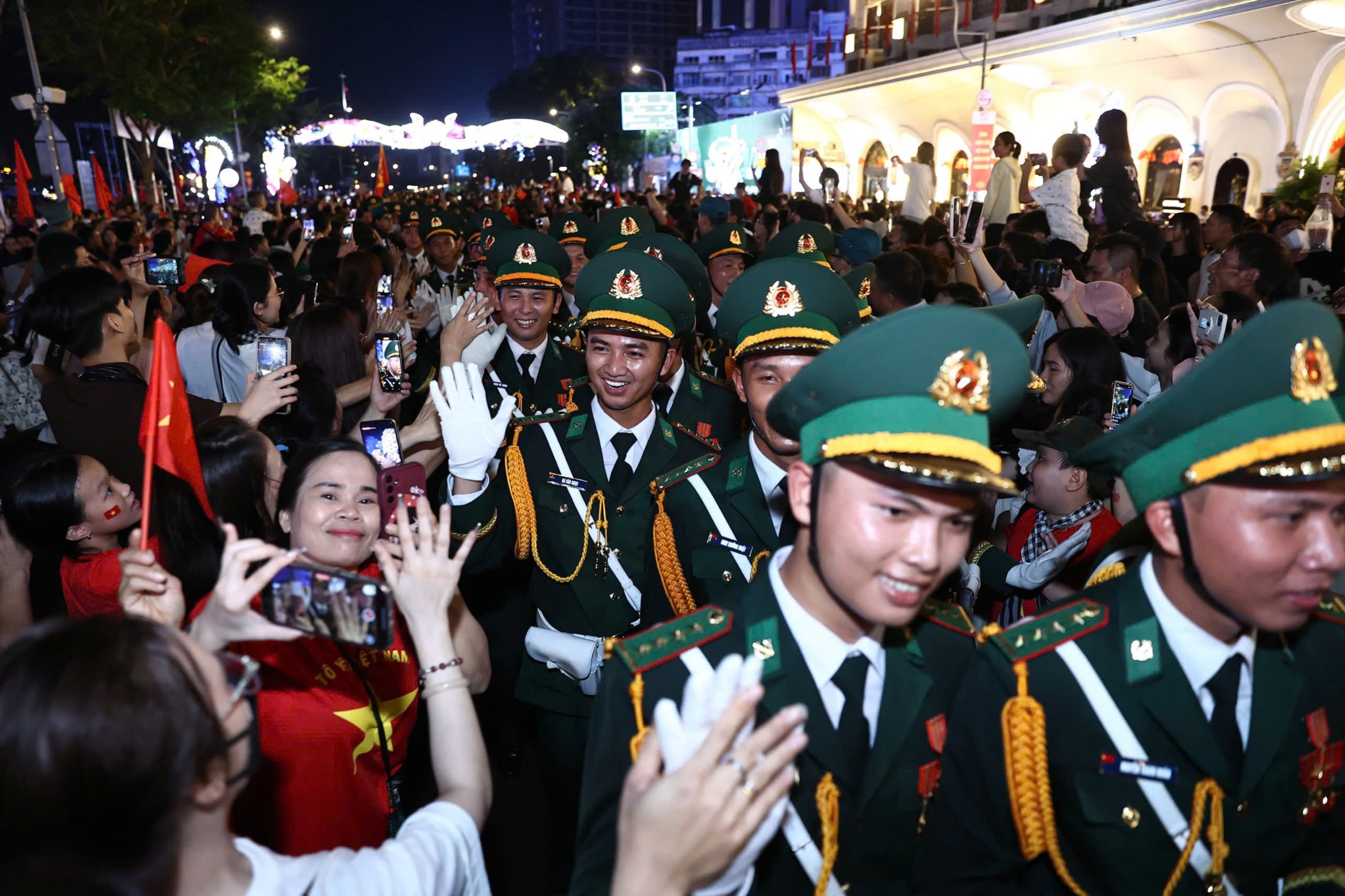 Rạo rực sao hôm nay...!- Ảnh 3.