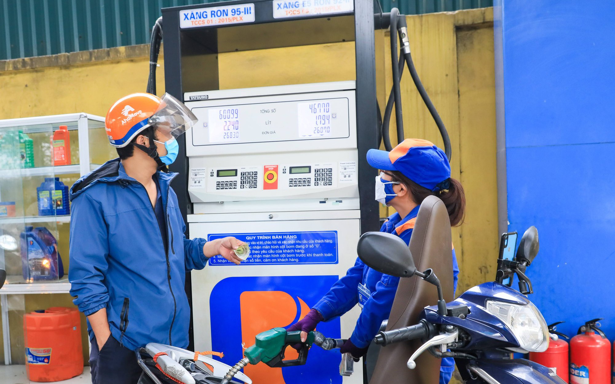 Doanh nghiệp có thể tự công bố giá xăng dầu, không hạn chế số lần giảm