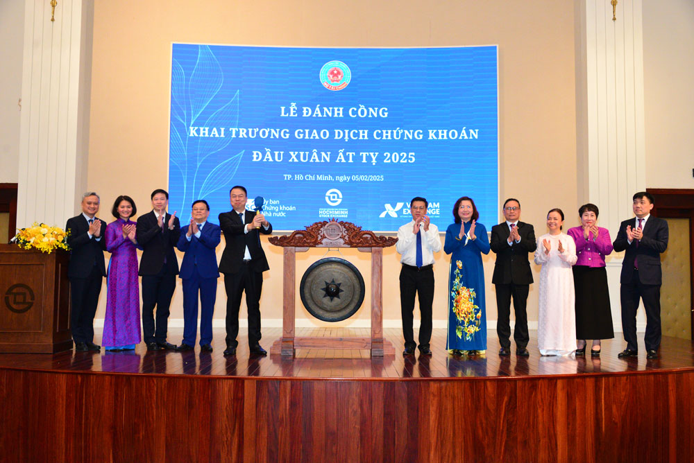 Ti&ecirc;n phong l&agrave;m "b&agrave; đỡ" vốn cho doanh nghiệp - Ảnh 1.