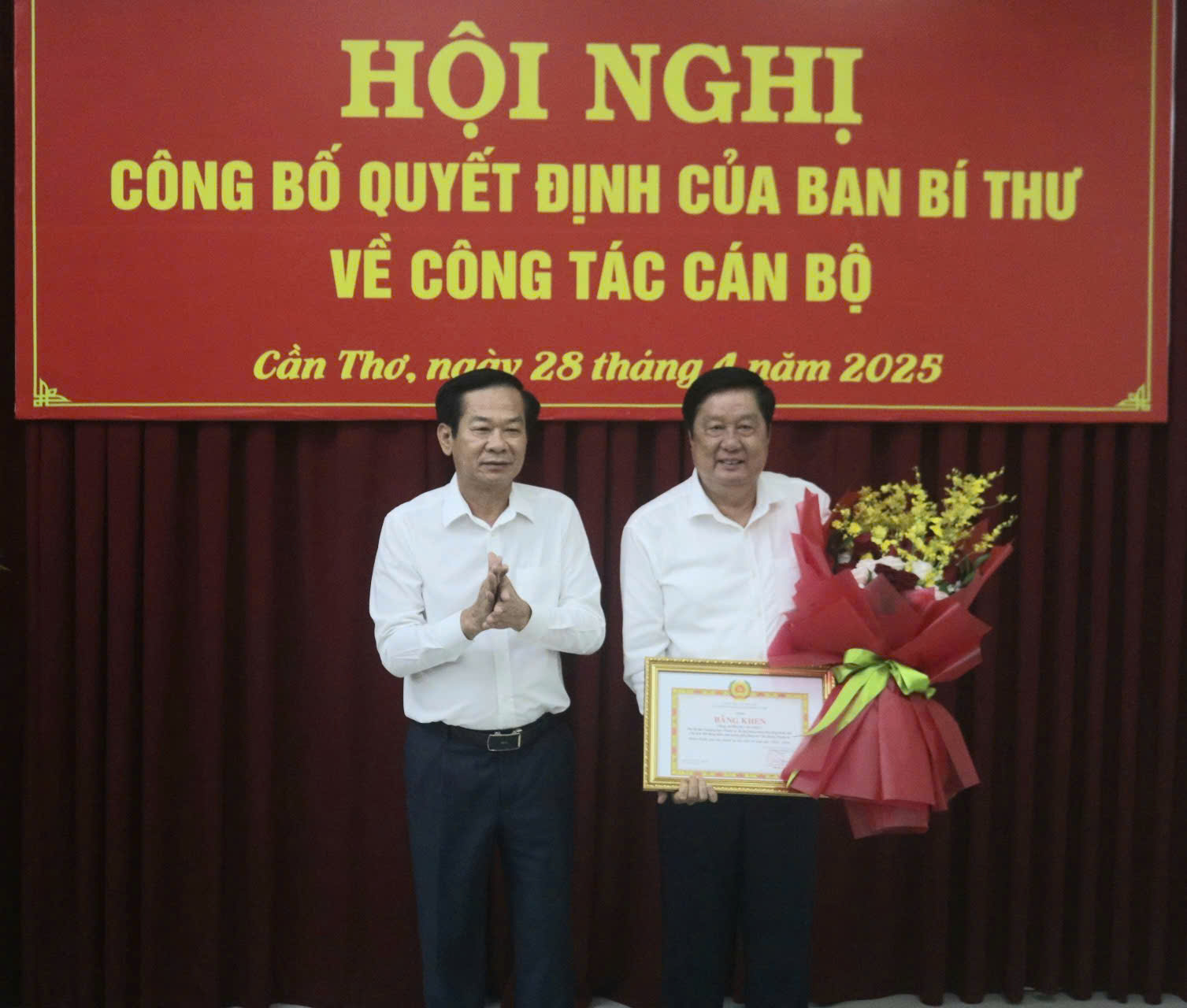 Ph&aacute;t biểu x&uacute;c động của Chủ tịch HĐND TP Cần Thơ khi nhận quyết định nghỉ hưu- Ảnh 1.