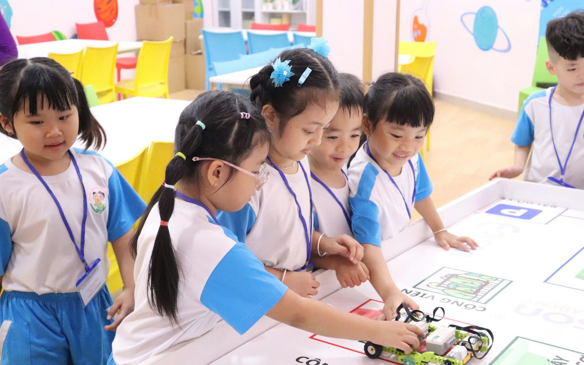 Tin vui với 100 trường học tại TP HCM đúng dịp kỷ niệm 50 năm thống nhất đất nước