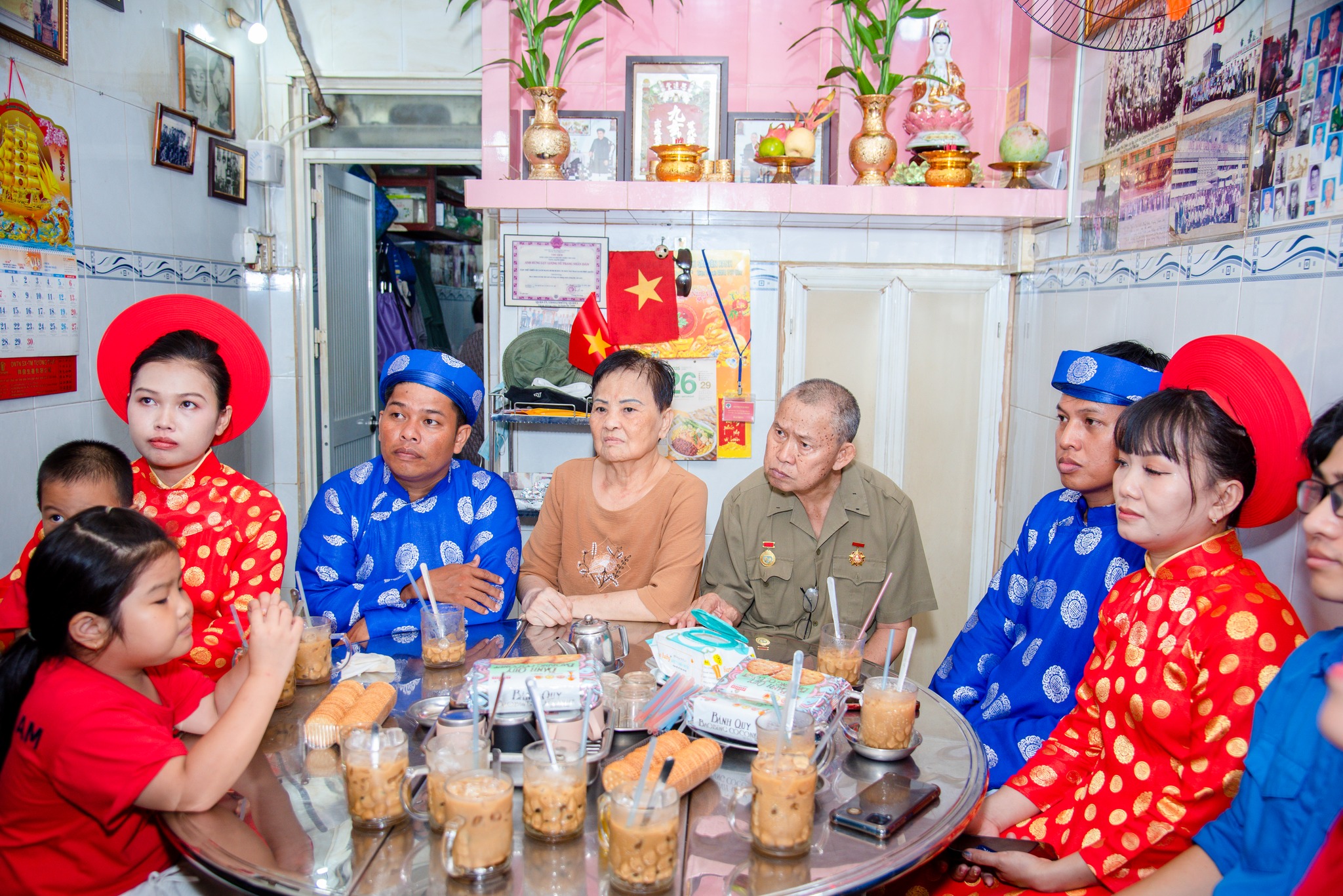 Nh&acirc;n Tết Độc lập, m&igrave;nh cưới nhau đi! - Ảnh 4.