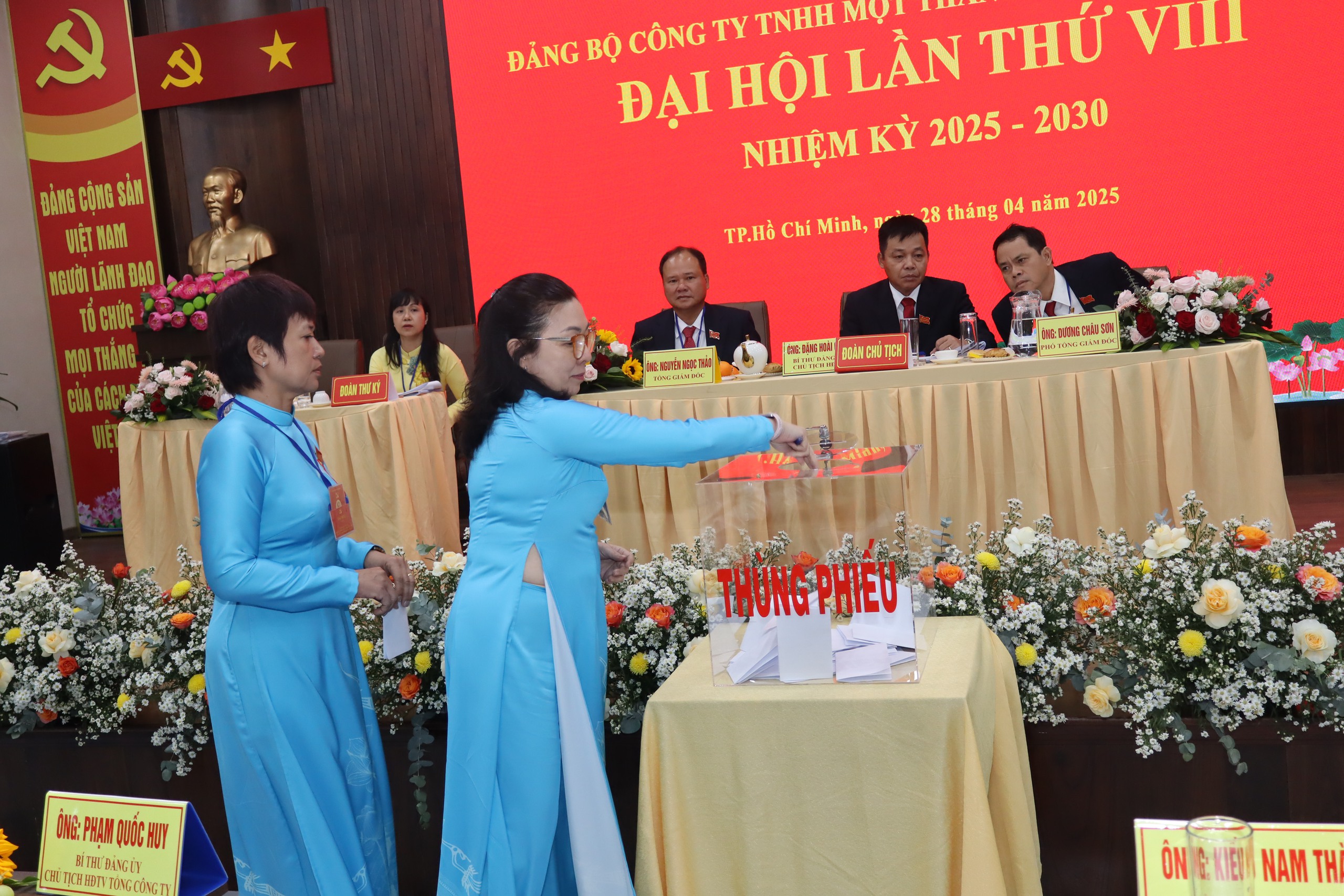 Nỗ lực đảm bảo việc l&agrave;m, ph&uacute;c lợi cho người lao động - Ảnh 2.