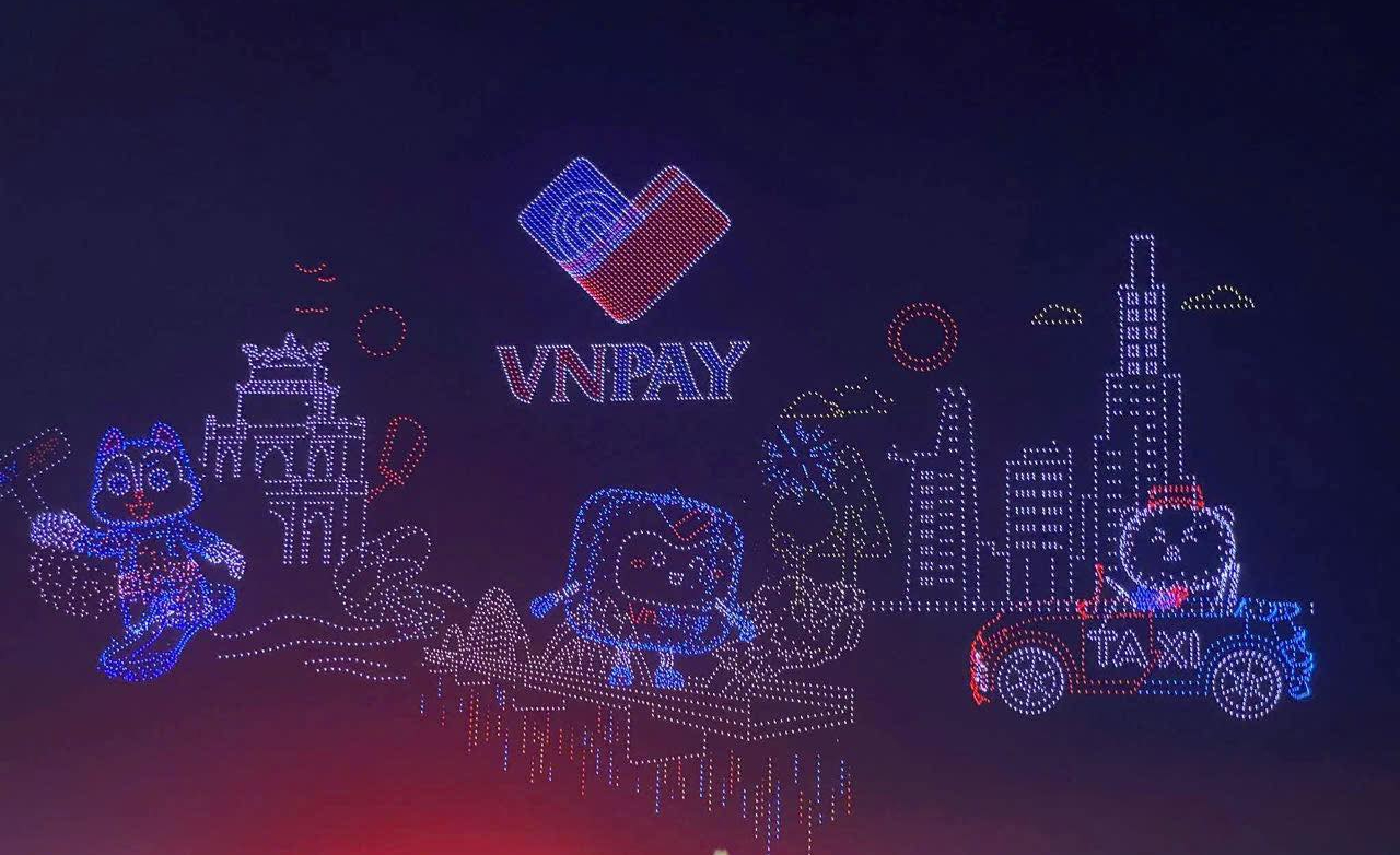 VNPAY bị chỉ trích dữ dội vì xuất hiện dày đặc trong đêm tổng duyệt kỷ lục 10.500 drone- Ảnh 1.