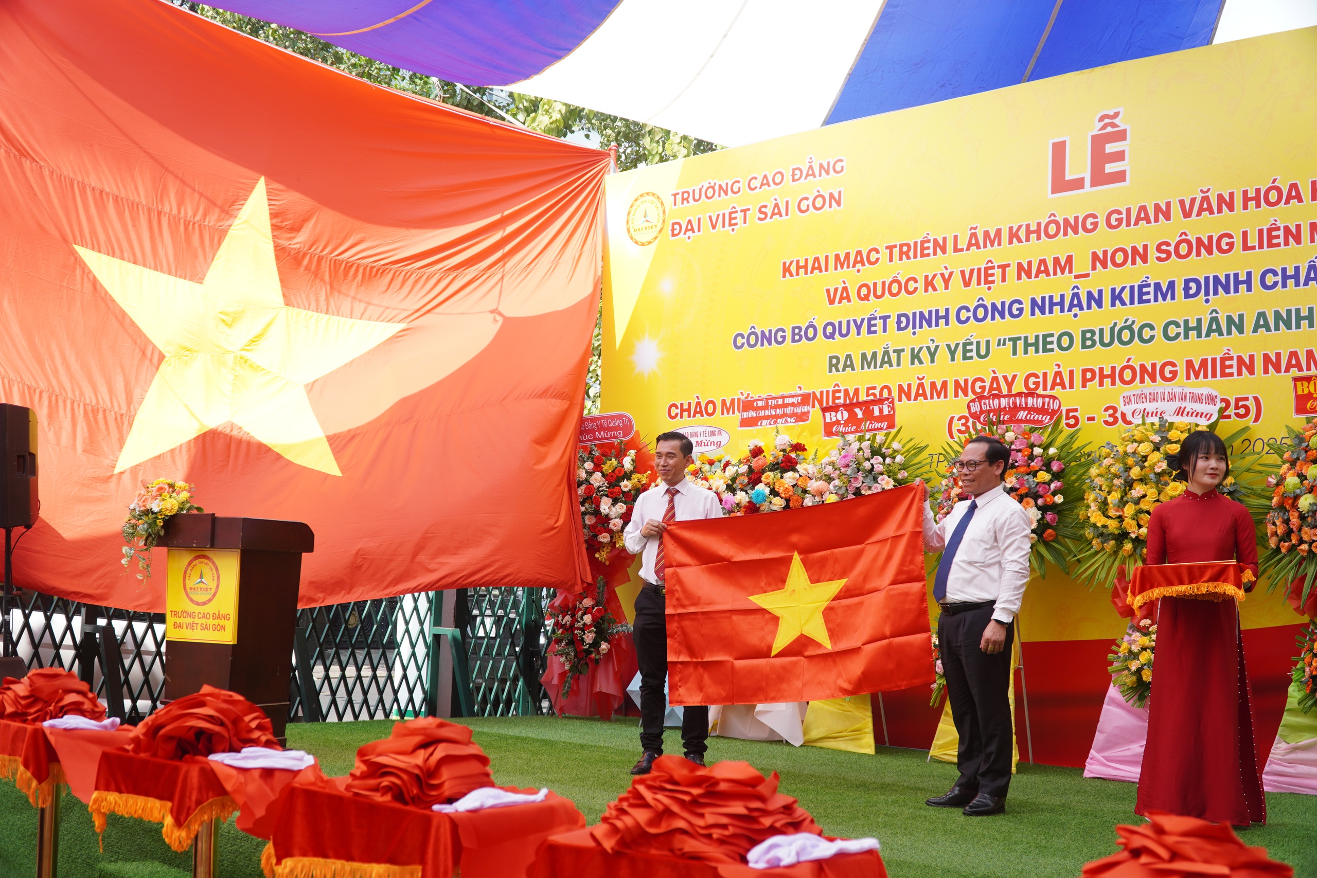 Ấn tượng triển l&atilde;m Quốc kỳ độc đ&aacute;o- Ảnh 5.