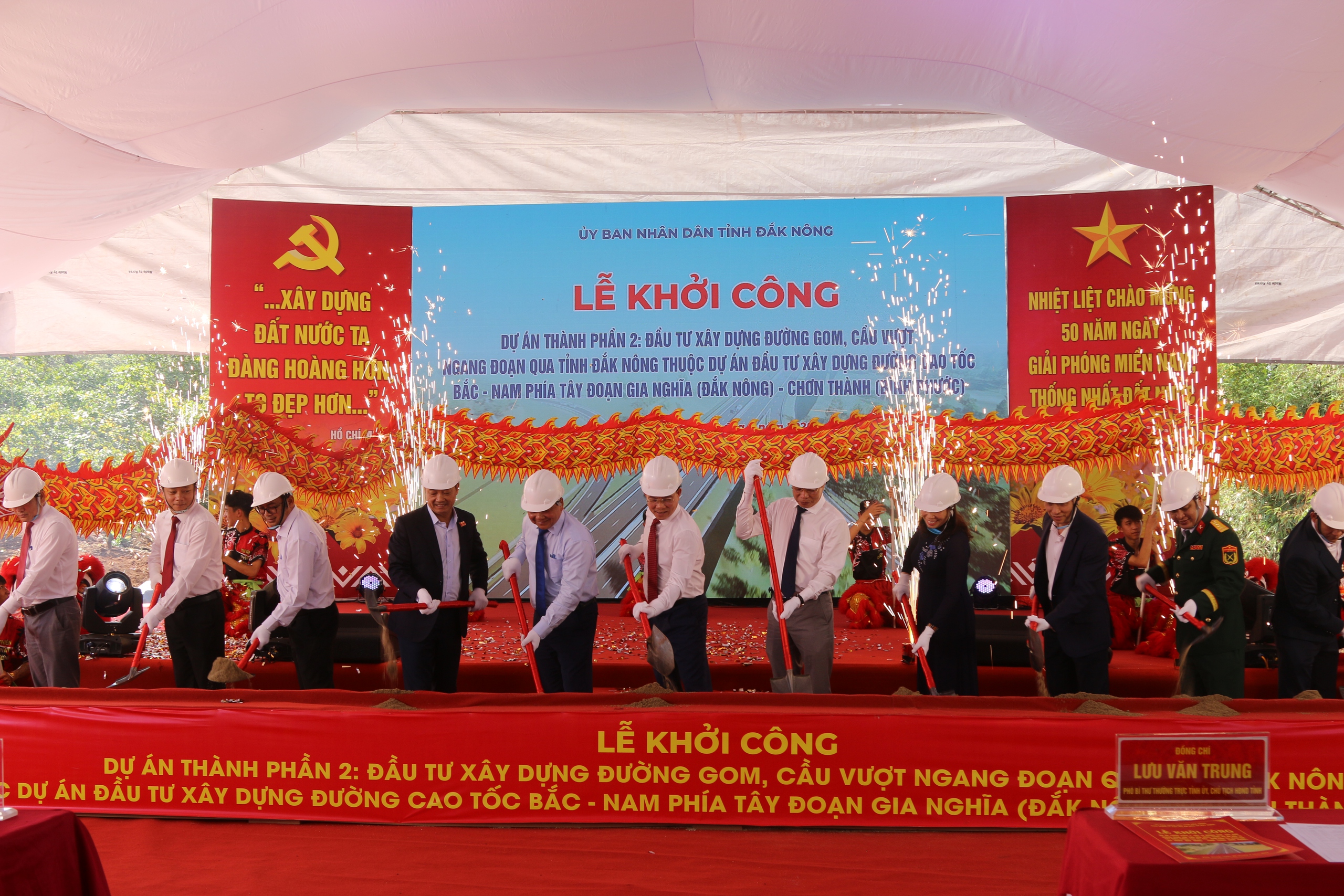 Khởi c&ocirc;ng dự &aacute;n đường cao tốc hơn 25.500 tỉ đồng - Ảnh 1.