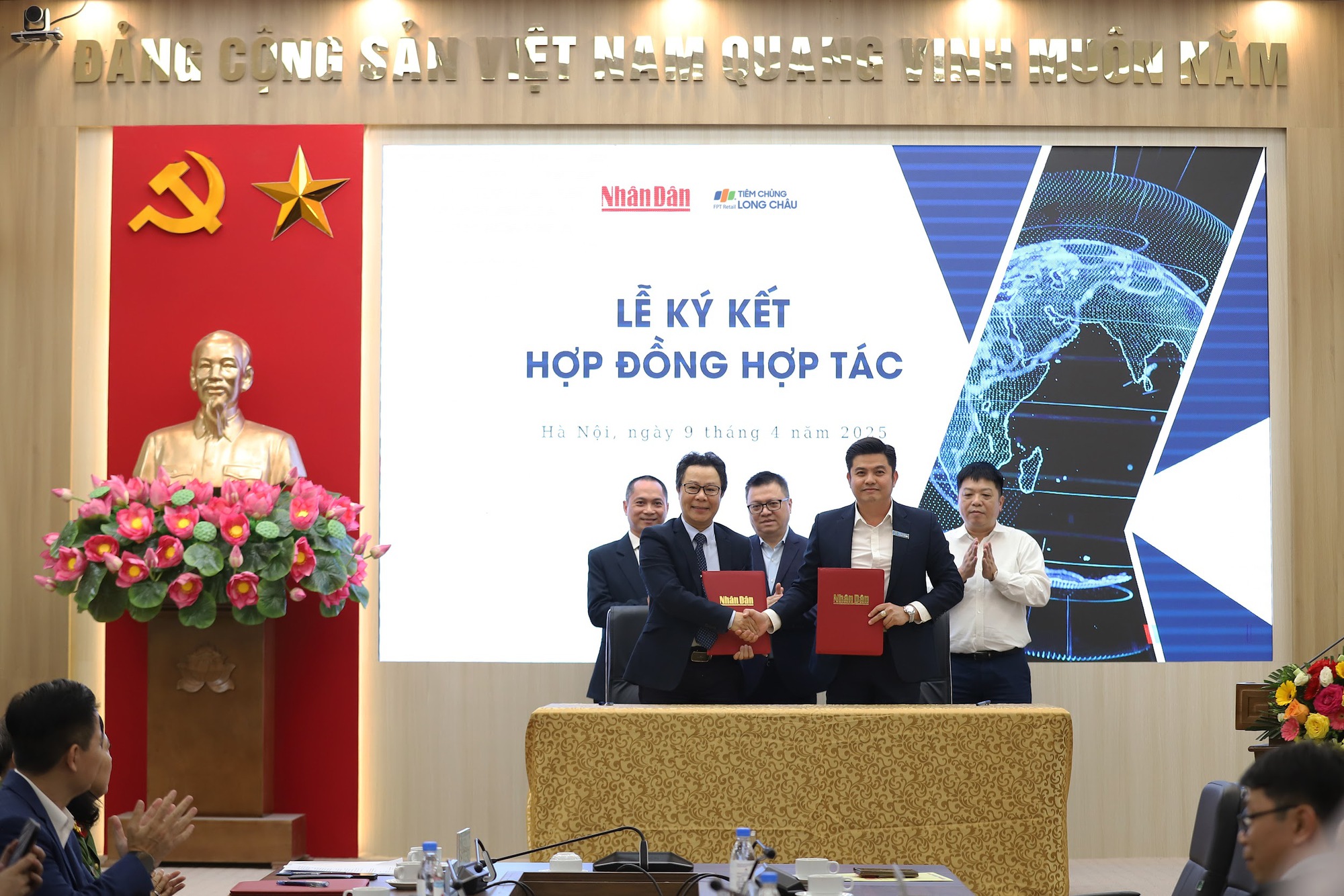 Báo Nhân Dân đồng hành cùng FPT Long Châu trong công tác truyền thông y tế và chăm sóc sức khỏe- Ảnh 1.