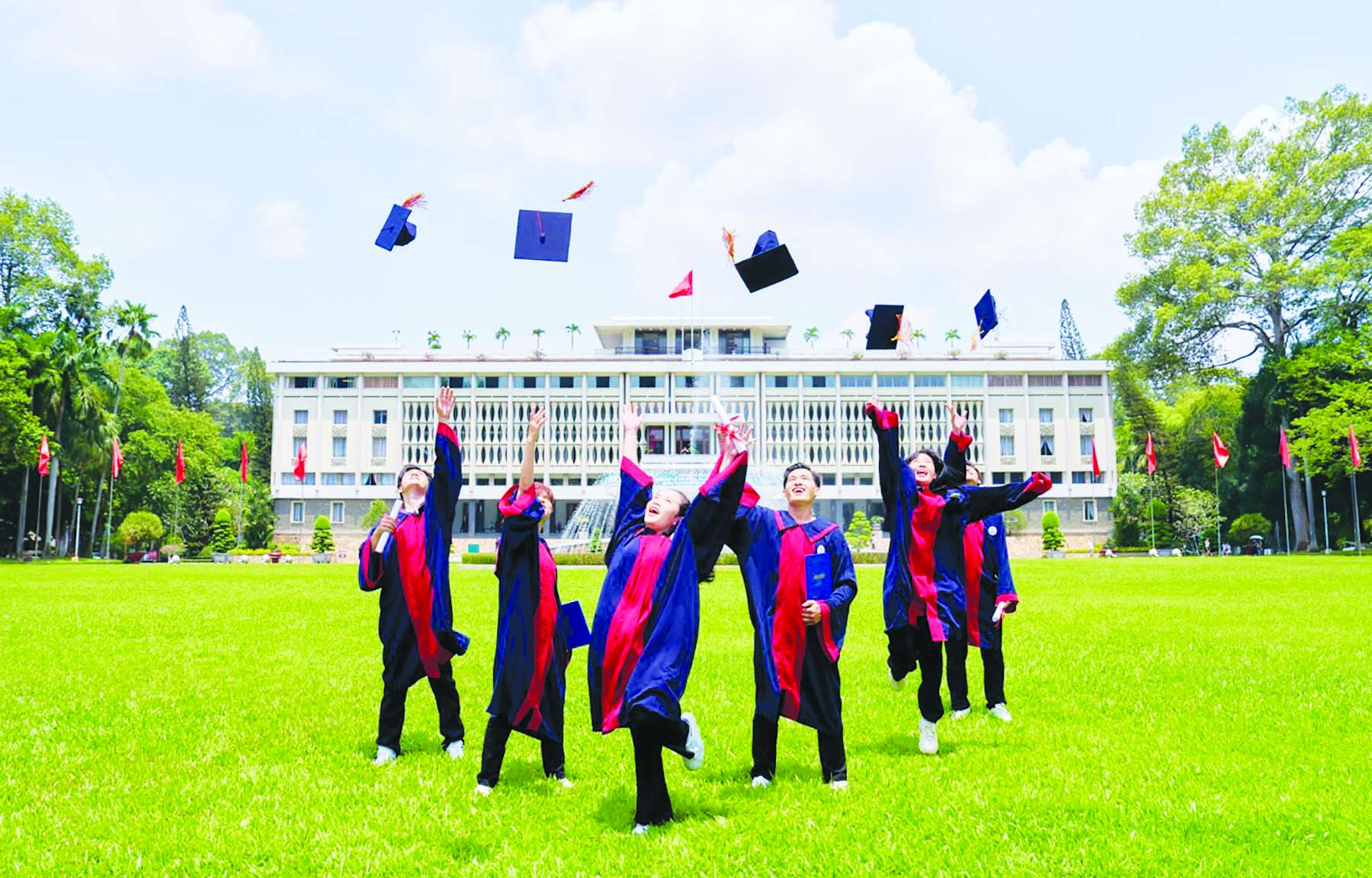 TRƯỜNG ĐH HÙNG VƯƠNG TP HỒ CHÍ MINH: Chuyển mình giữa dòng chảy 50 năm Giải phóng miền Nam- Ảnh 2.