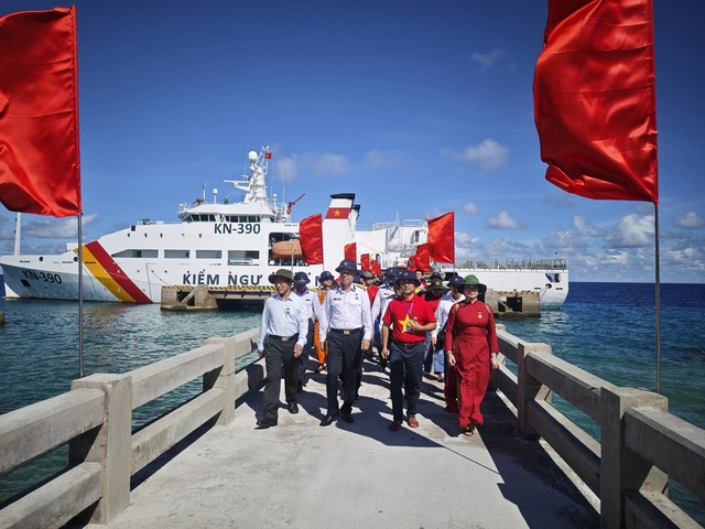 Vietnam is one, the Vietnamese people are one: Party chief - Ảnh 3.