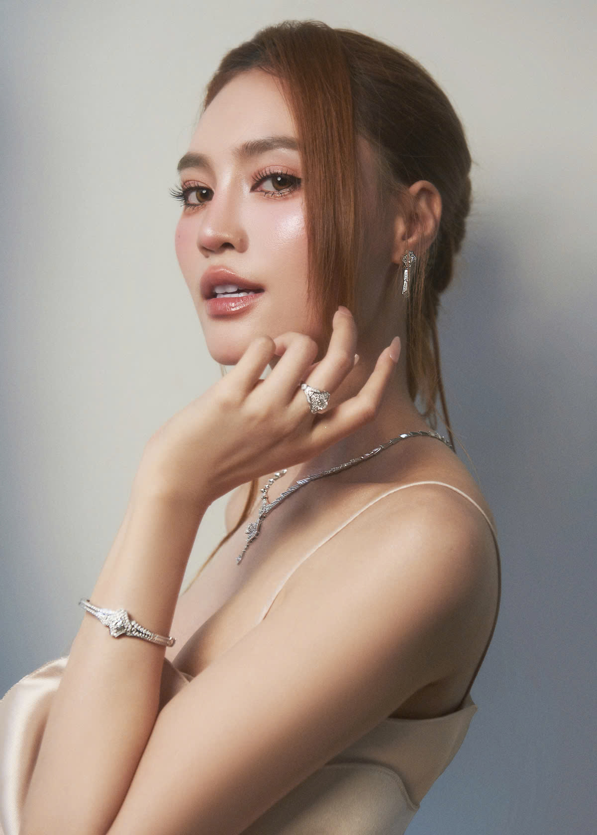 Ninh Dương Lan Ngọc bùng nổ nhan sắc - Ảnh 4.