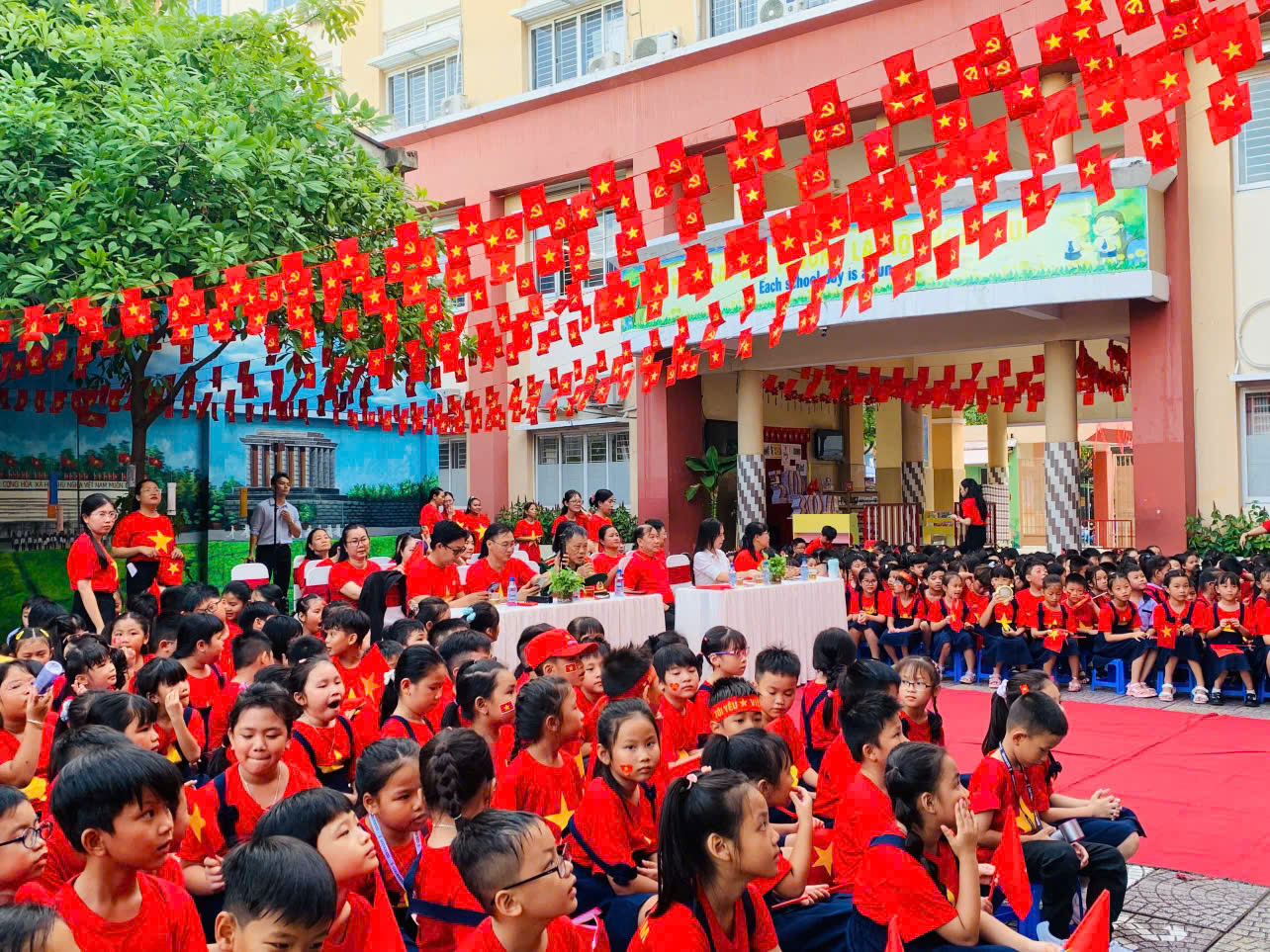 TP HCM: Phố phường rực rỡ cờ Tổ quốc- Ảnh 10.
