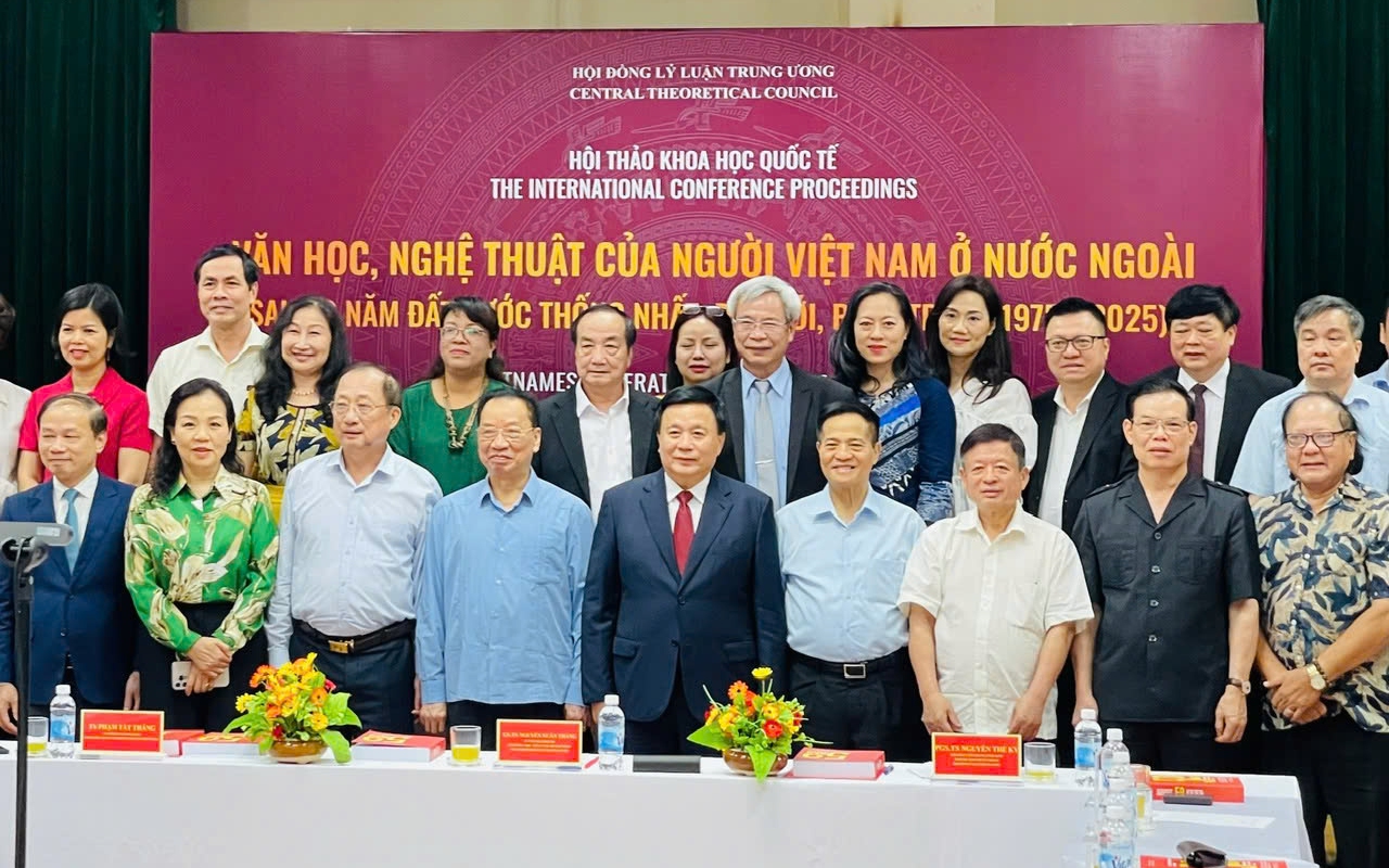 Văn học, nghệ thuật của kiều bào luôn hướng về Tổ quốc