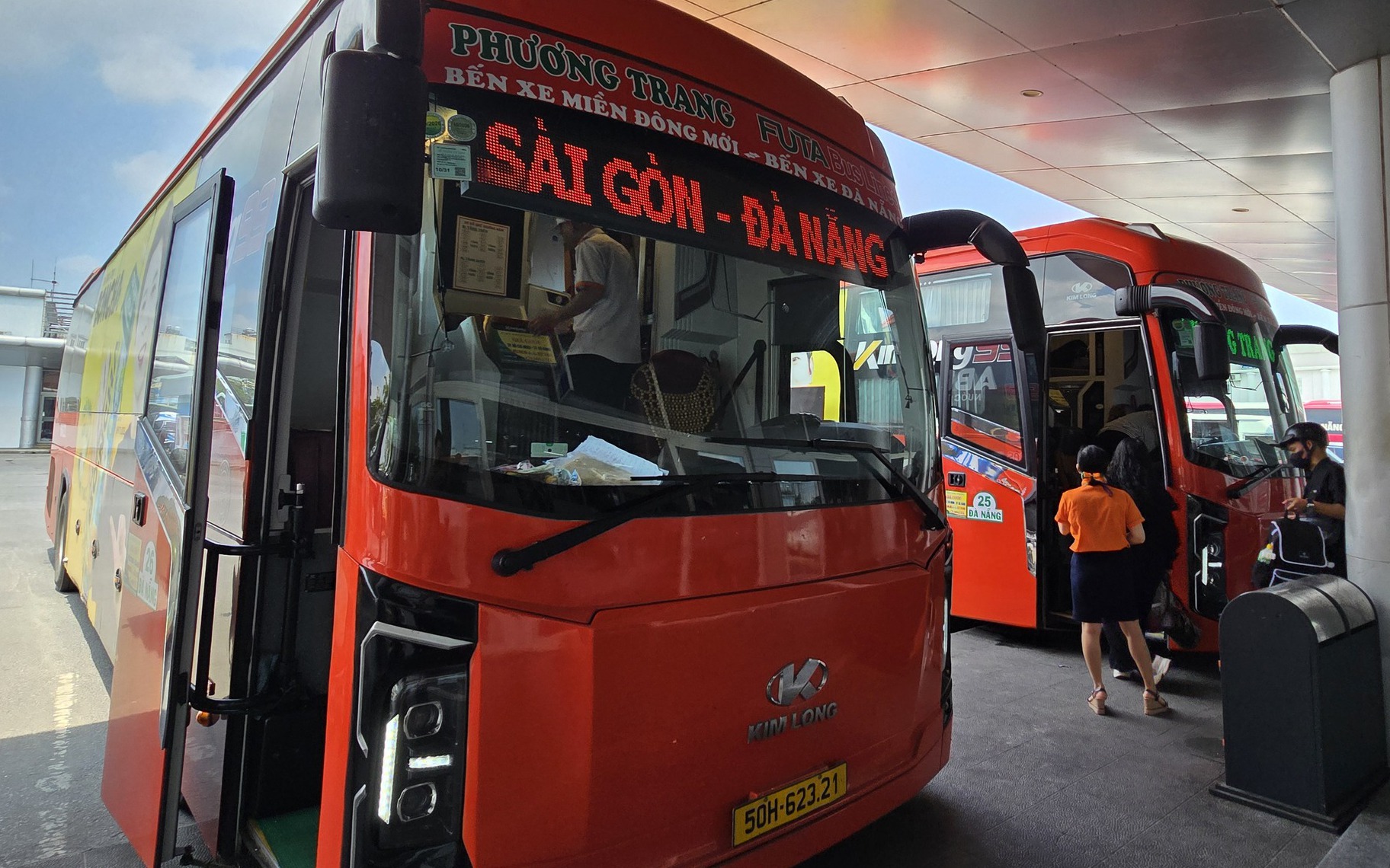 Bến xe trung tâm Đà Nẵng nhộn nhịp trước kỳ nghỉ lễ 30-4