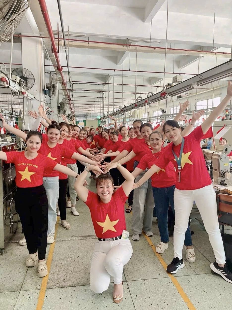 Giám đốc cùng công nhân hát vang "Như có Bác Hồ trong ngày vui đại thắng"- Ảnh 7.
