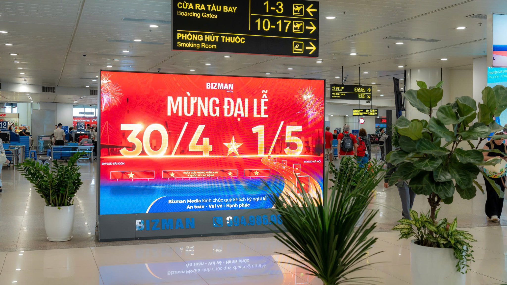 Nội Bài bước vào ngày cao điểm nhất kỳ nghỉ lễ 30-4, 1-5 - Ảnh 3.