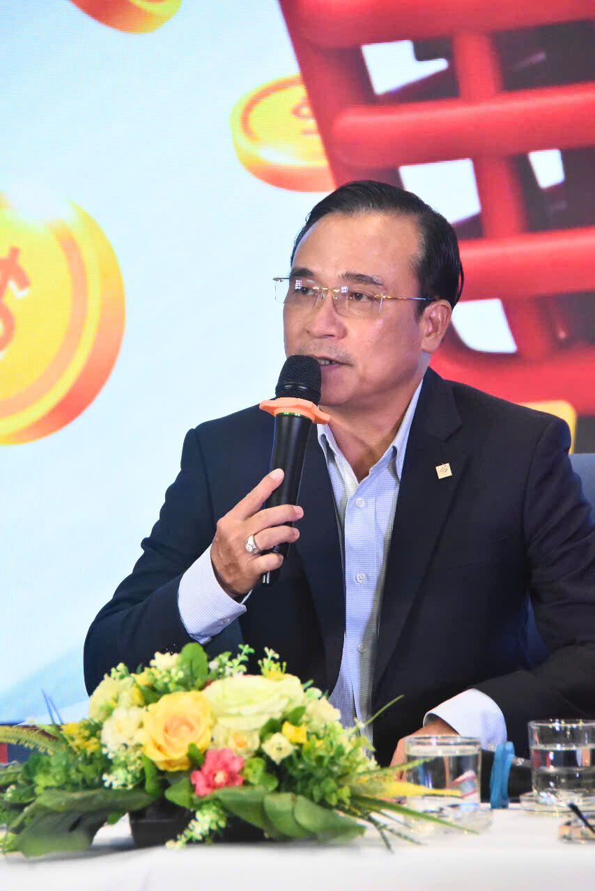 Những mặt h&agrave;ng n&agrave;o đang 'g&acirc;y sốt' tại si&ecirc;u thị, chợ v&agrave; online trong dịp đại lễ 30-4? - Ảnh 1.