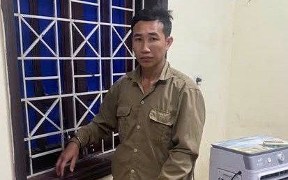 Th&ocirc;ng tin mới vụ phụ huynh x&ocirc;ng v&agrave;o trường đ&aacute;nh tới tấp c&ocirc; gi&aacute;o, bắt đứng dưới mưa- Ảnh 2.