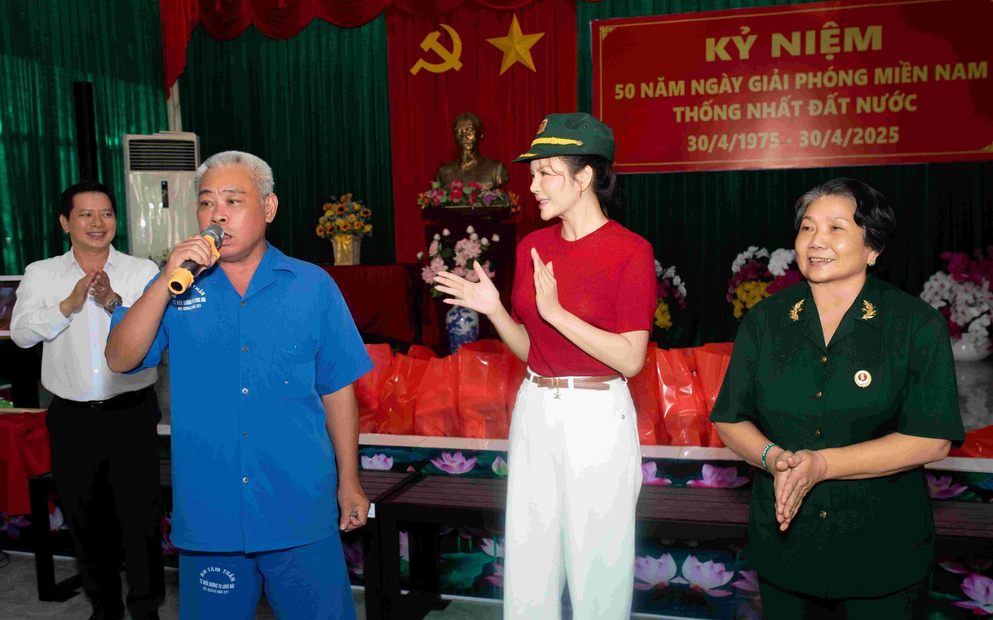 Hành động của Lý Nhã Kỳ tiết lộ một điều
