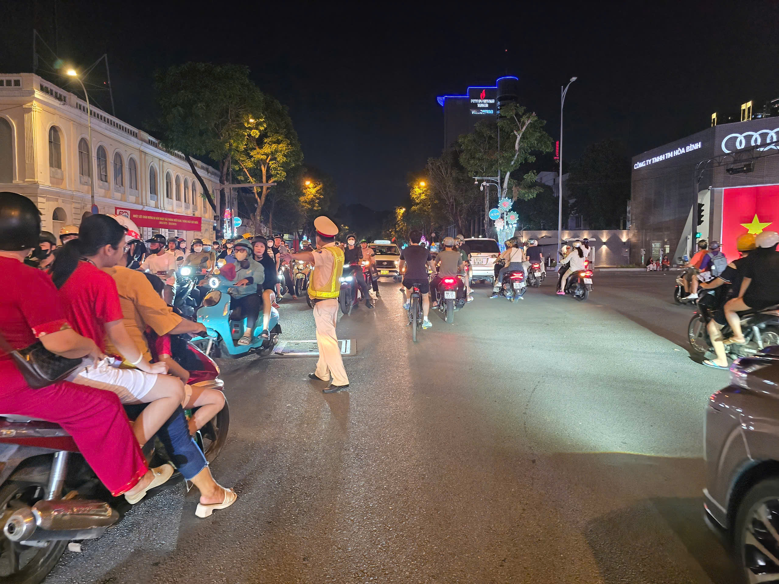 Lưu ý người dân cần biết khi đi xem diễu binh, diễu hành ngày 30-4- Ảnh 2.