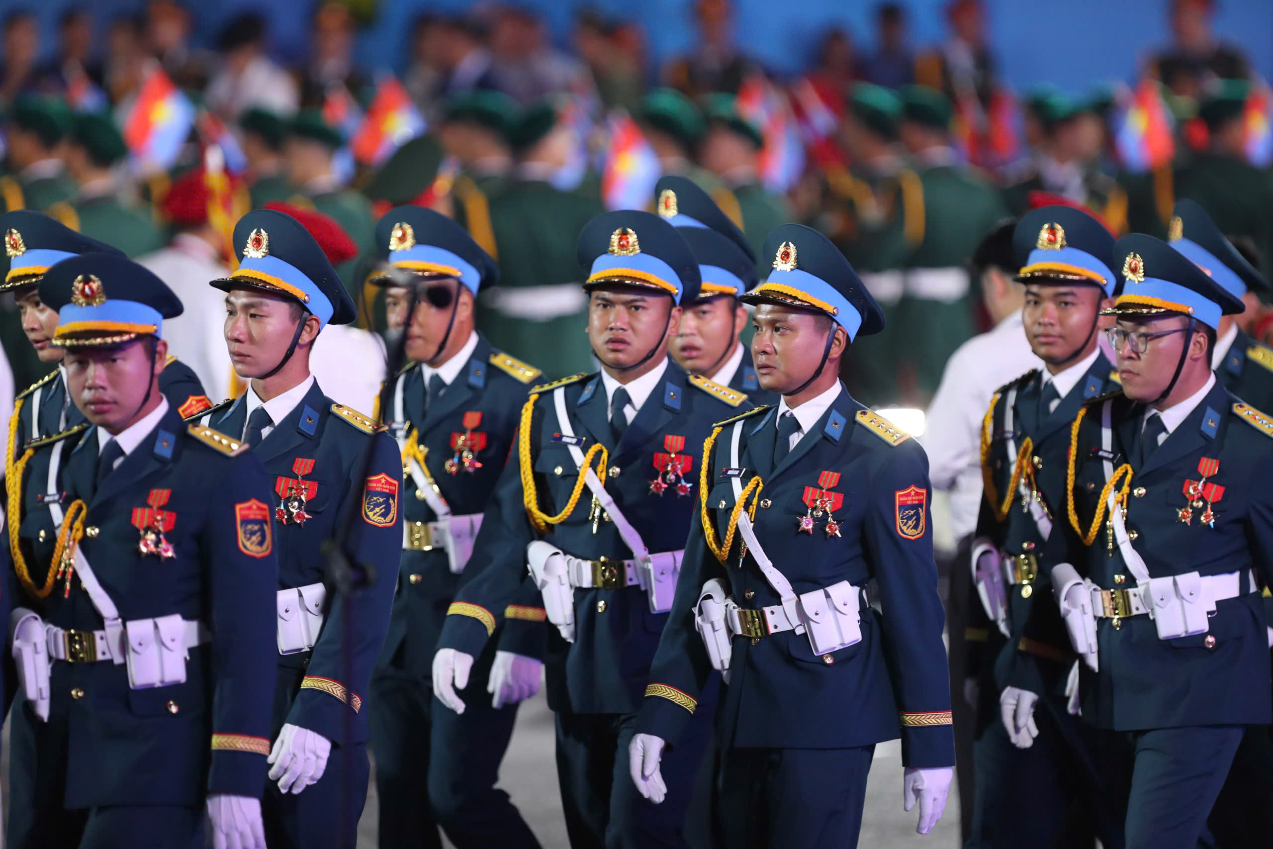 Lực lượng diễu binh, diễu hành đã có mặt ở khu vực tổ chức Đại lễ 30-4 - Ảnh 3.