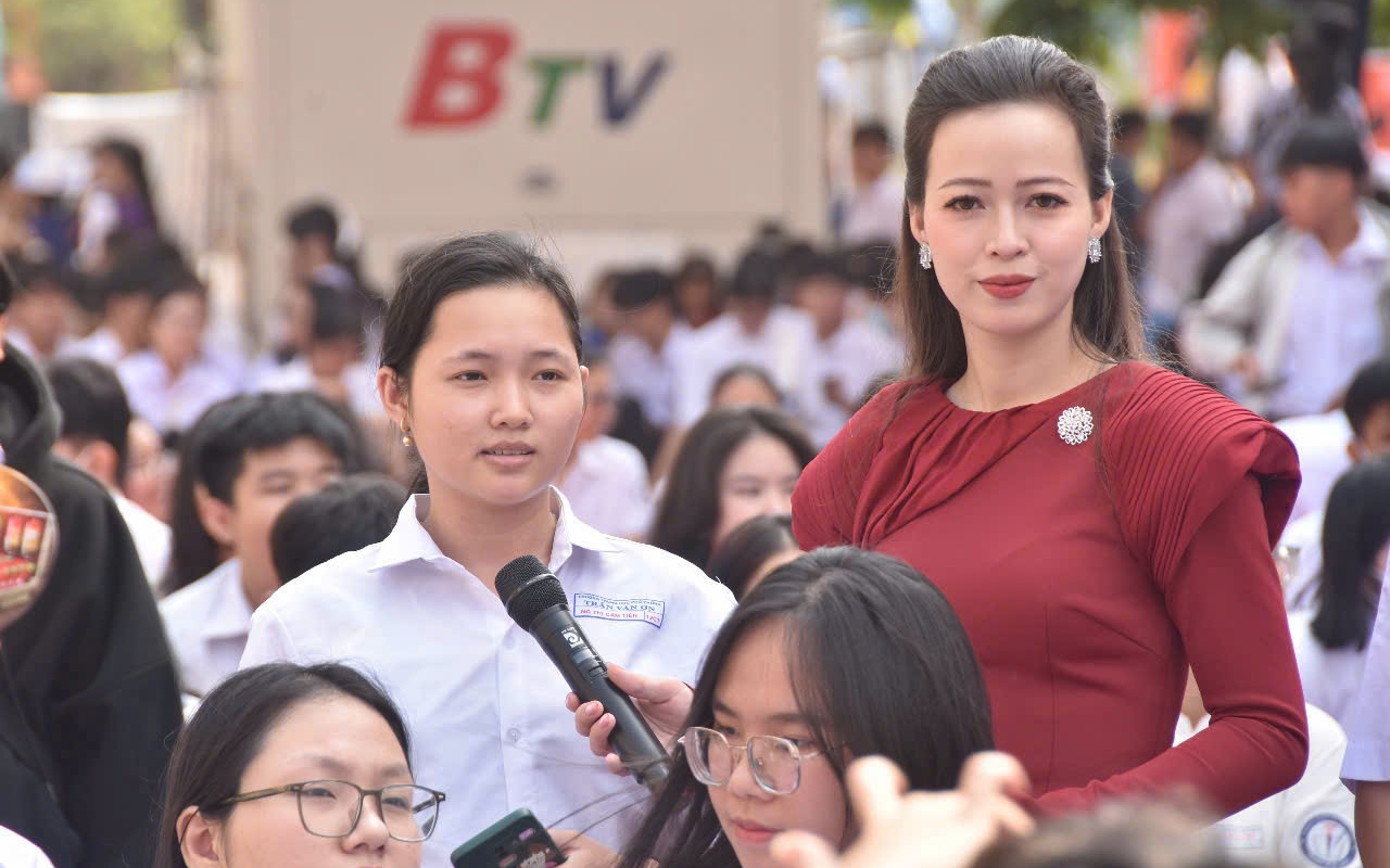 Sáng 5-4, "Đưa trường học đến thí sinh" tại TP HCM