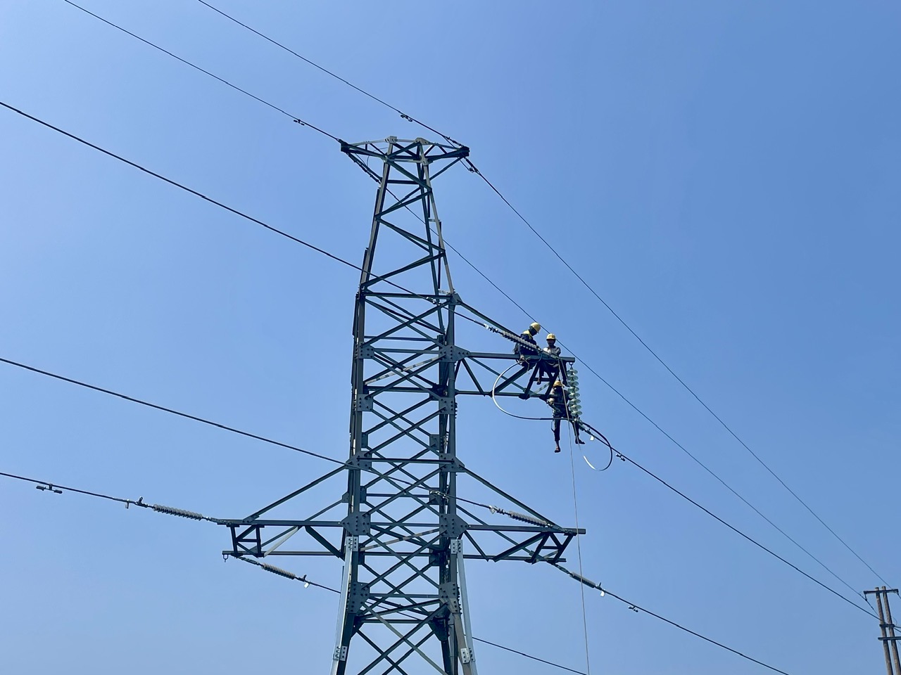 EVNSPC đưa v&agrave;o vận h&agrave;nh th&ecirc;m 15 c&ocirc;ng tr&igrave;nh lưới điện 110kV- Ảnh 5.