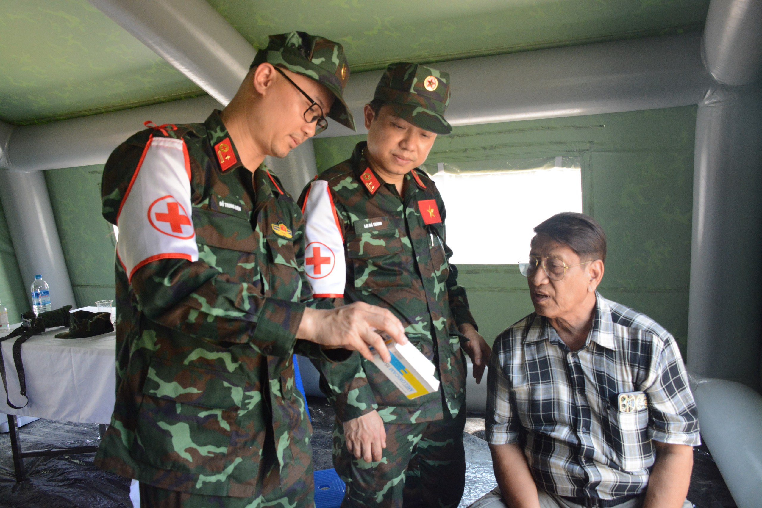 Đoàn cứu hộ Việt Nam tìm thấy thêm 3 thi thể nạn nhân động đất Myanmar- Ảnh 8.
