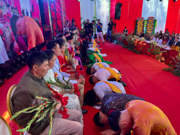 Xúc động lễ hội tôn vinh chữ Hiếu "Bách thiện hiếu vi tiên"- Ảnh 4.