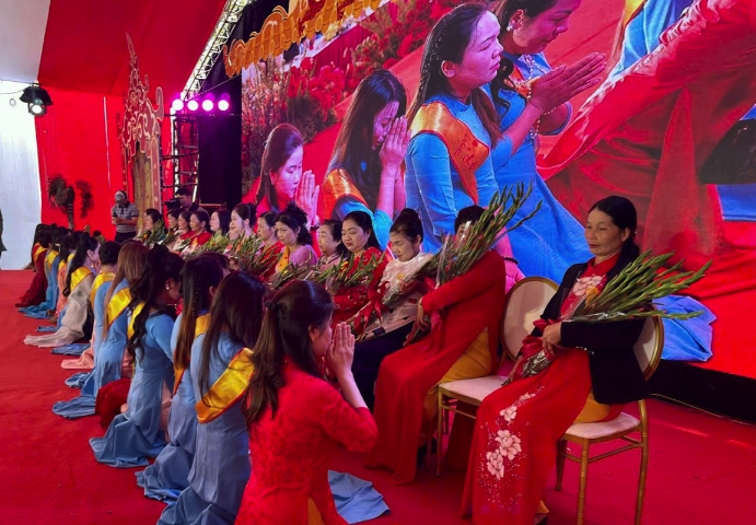Xúc động lễ hội tôn vinh chữ Hiếu "Bách thiện hiếu vi tiên"- Ảnh 1.