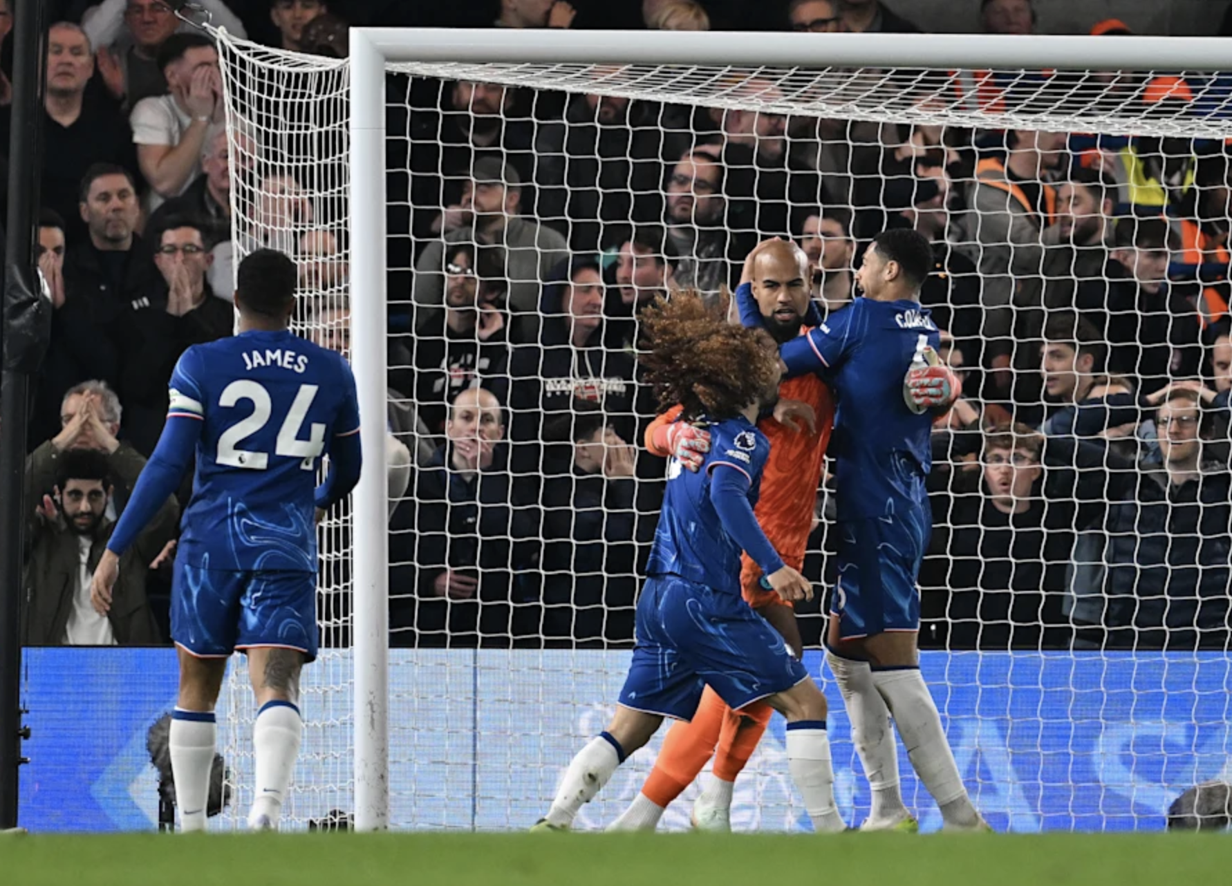 Thắng Tottenham ở derby mưa thẻ, Chelsea trở lại Top 4 Ngoại hạng- Ảnh 6.