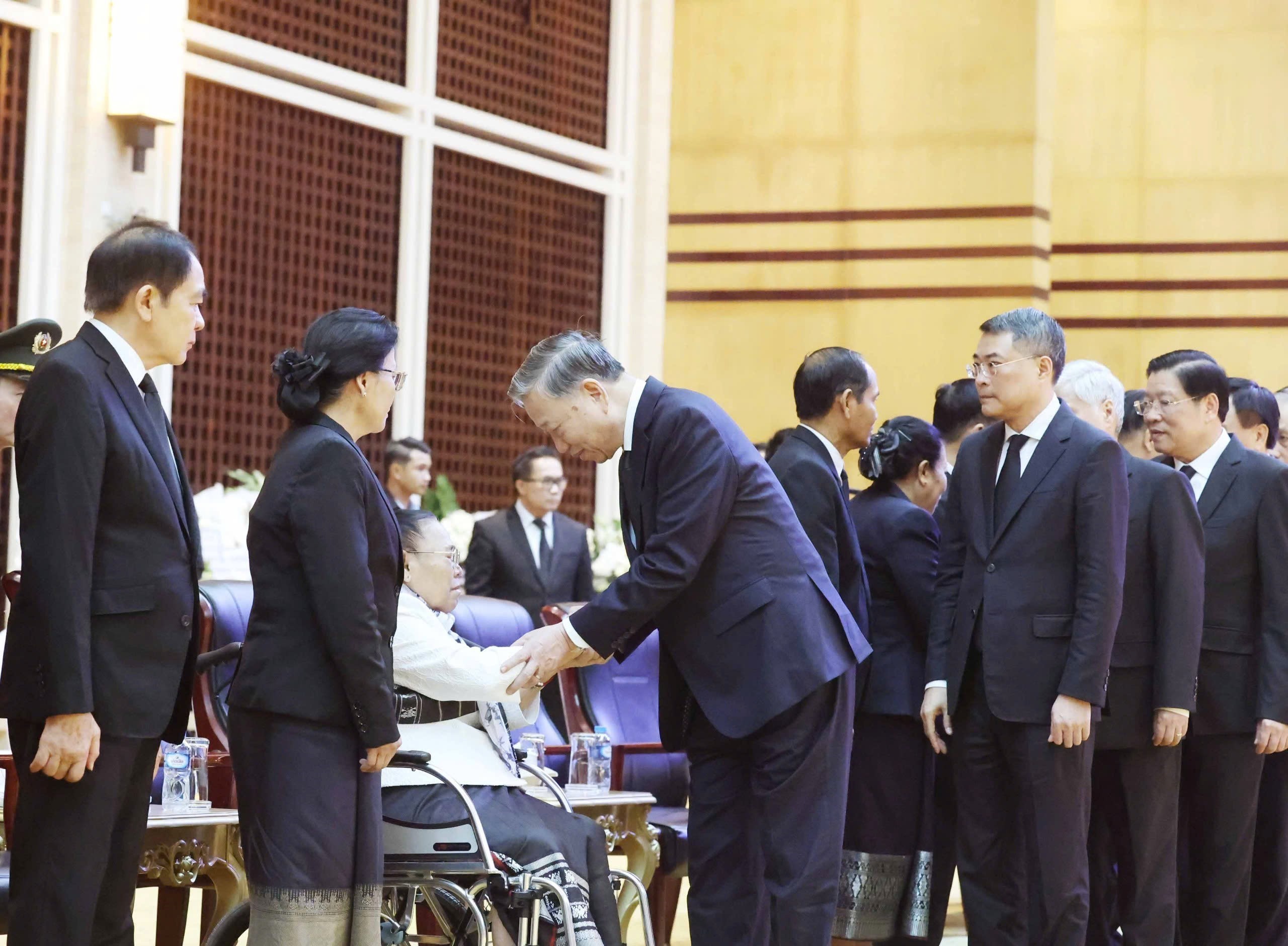 Việt Nam tổ chức Quốc tang Đại tướng Khamtay Siphandone- Ảnh 1.
