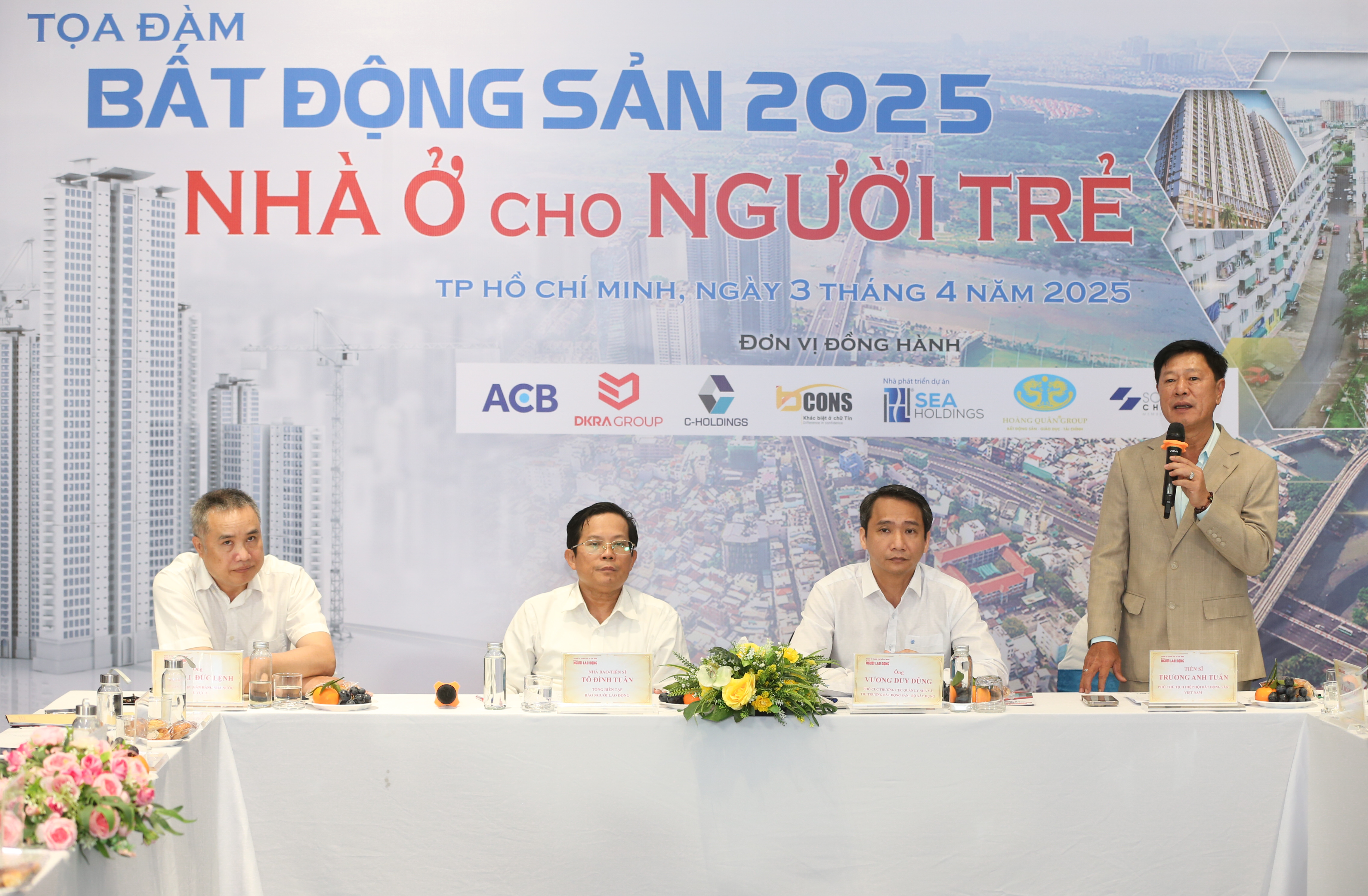 Tọa đ&agrave;m "Bất động sản - Nh&agrave; ở cho người trẻ": Đột ph&aacute; ch&iacute;nh s&aacute;ch, gi&uacute;p người trẻ c&oacute; nh&agrave;- Ảnh 1.