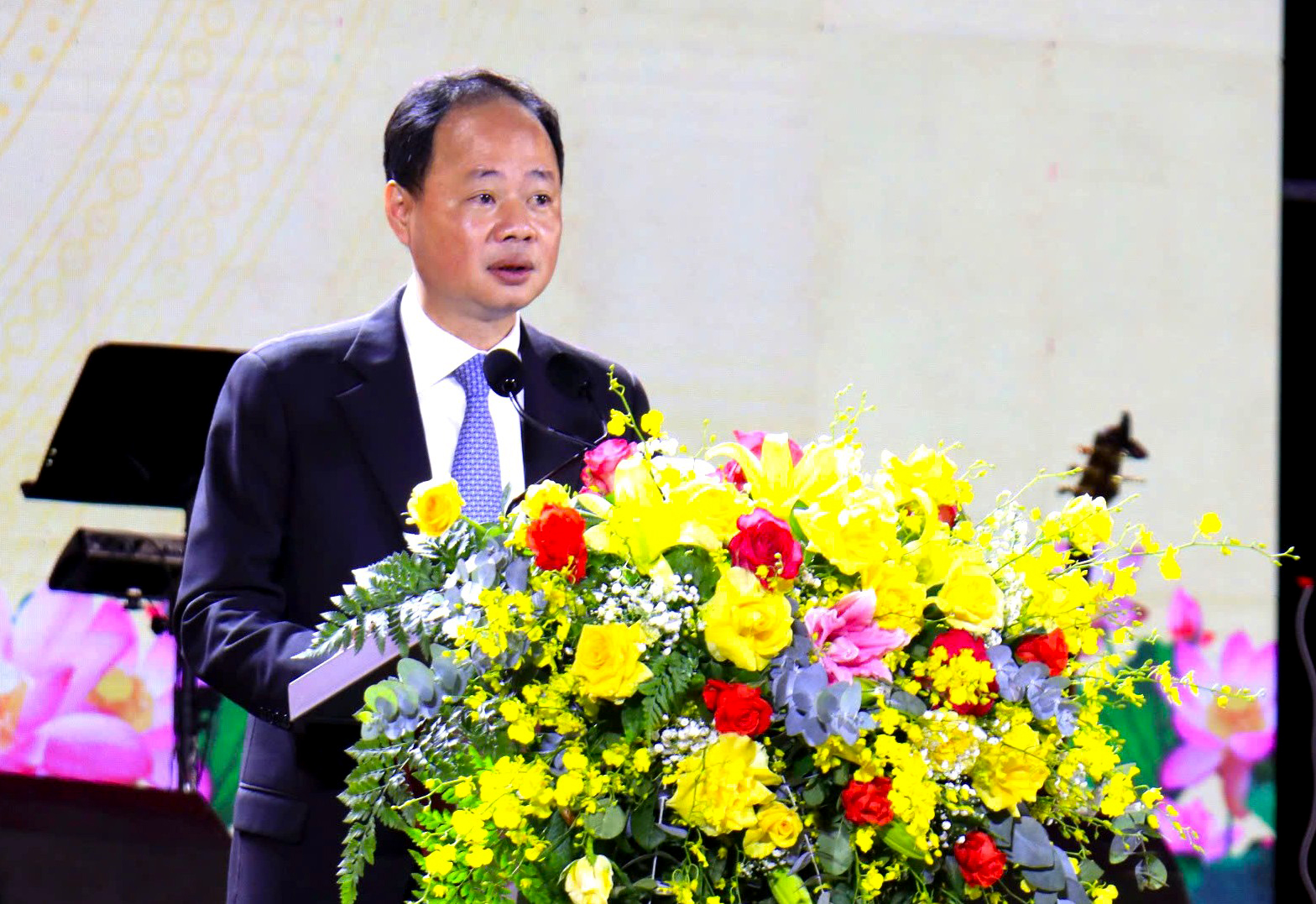 H&agrave;ng chục ng&agrave;n người đến Quảng trường L&acirc;m Vi&ecirc;n dự lễ kỷ niệm 50 năm Ng&agrave;y giải ph&oacute;ng tỉnh L&acirc;m Đồng- Ảnh 6.
