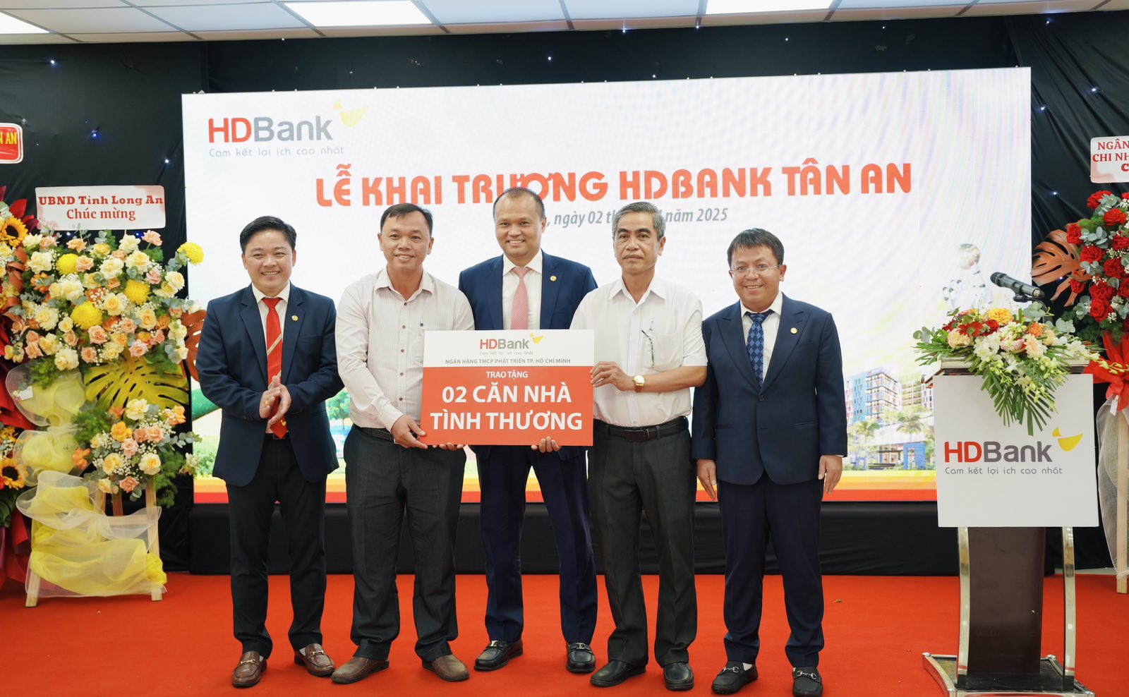 HDBank đã trao tặng kinh phí xây dựng 02 căn nhà tình thương cho các hộ nghèo trên địa bàn