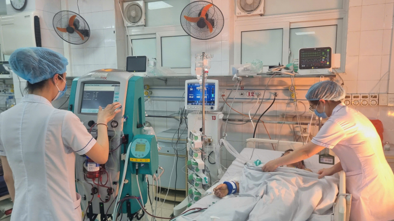 Uống thuốc mua tr&ecirc;n mạng, người đ&agrave;n &ocirc;ng nguy kịch- Ảnh 1.