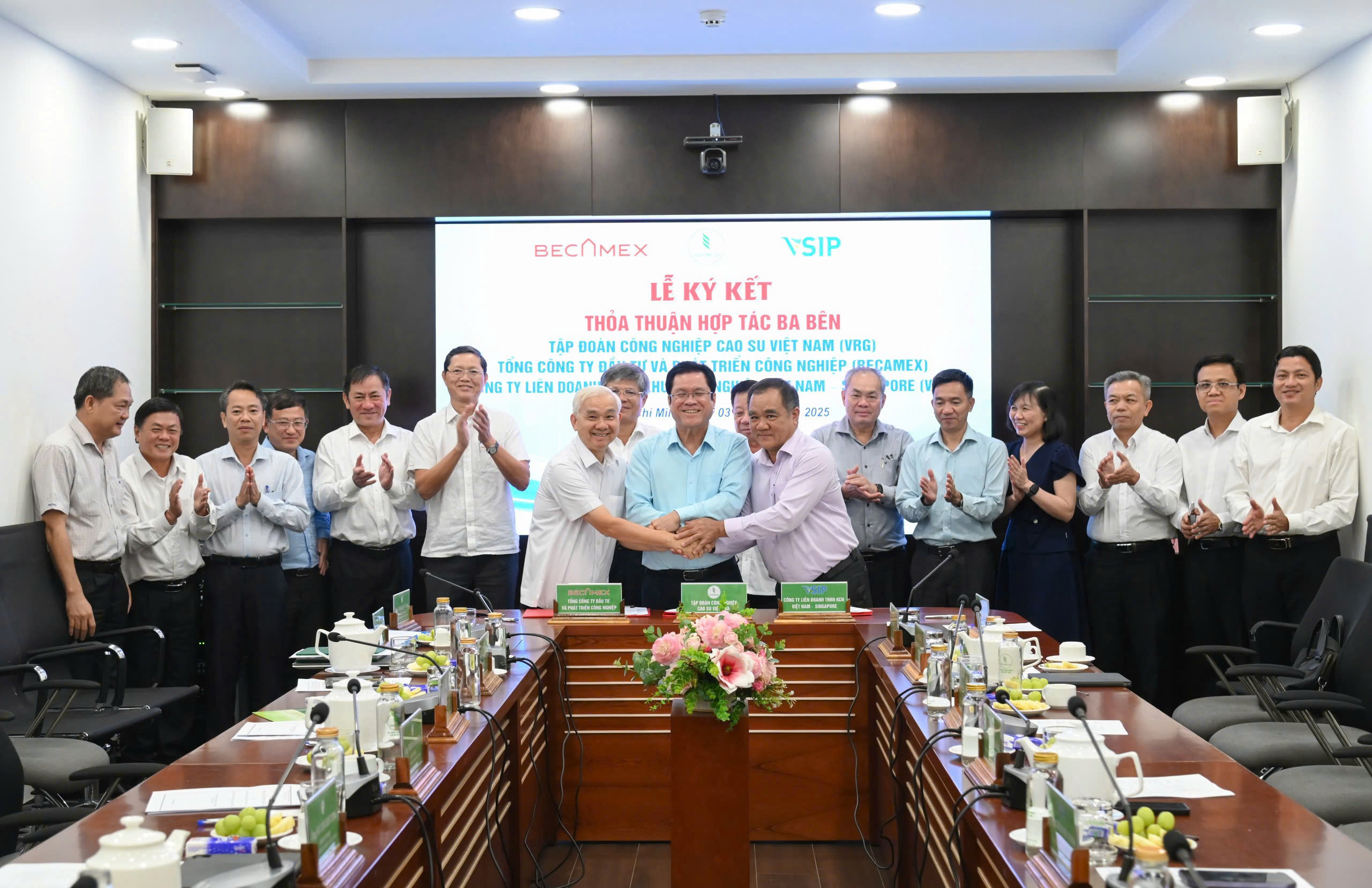 VRG bắt tay c&ugrave;ng Becamex v&agrave; VSIP: C&uacute; h&iacute;ch cho B&igrave;nh Dương- Ảnh 4.
